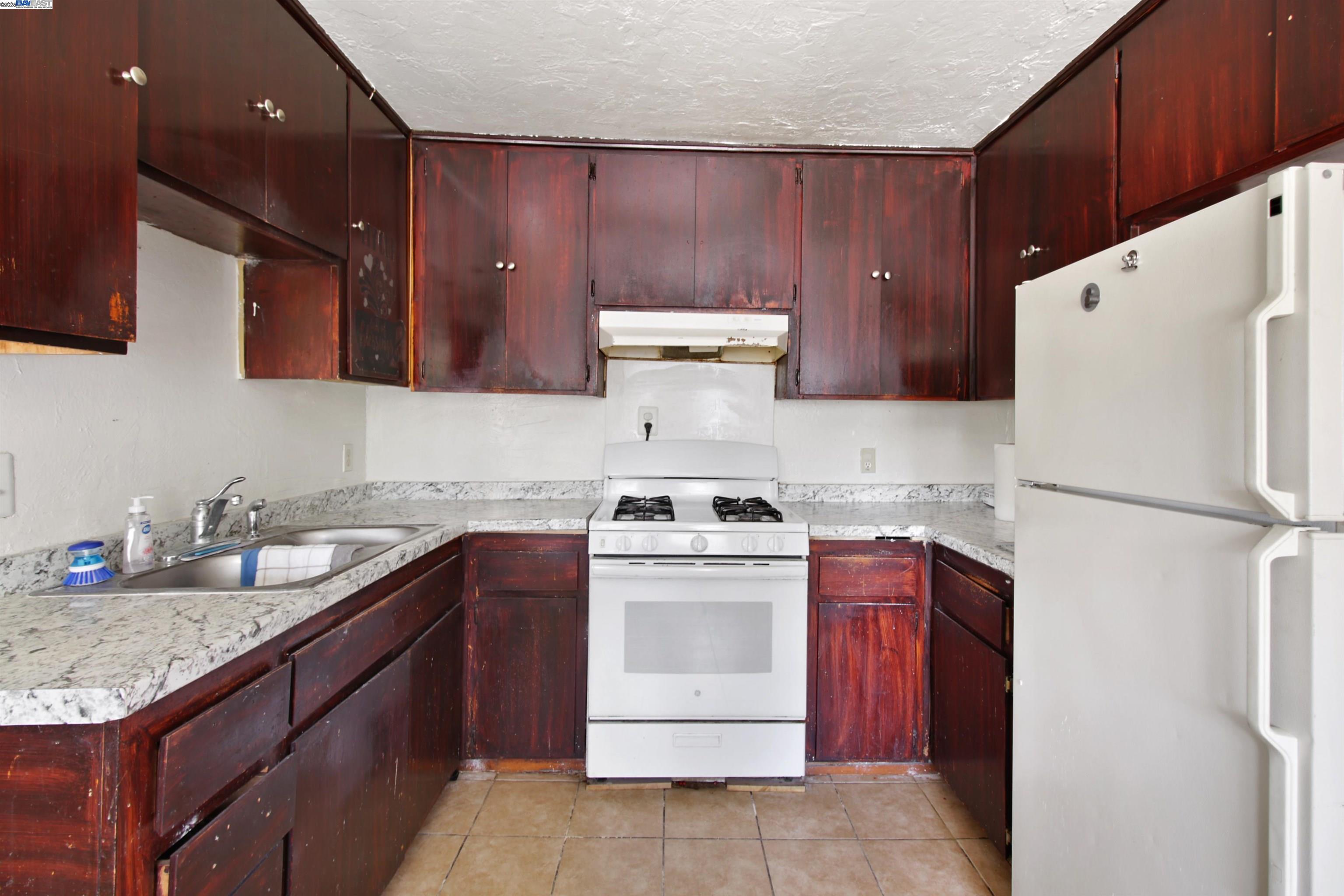 Detail Gallery Image 17 of 34 For 630 Jessie Ave, Sacramento,  CA 95838 - 6 Beds | 4 Baths