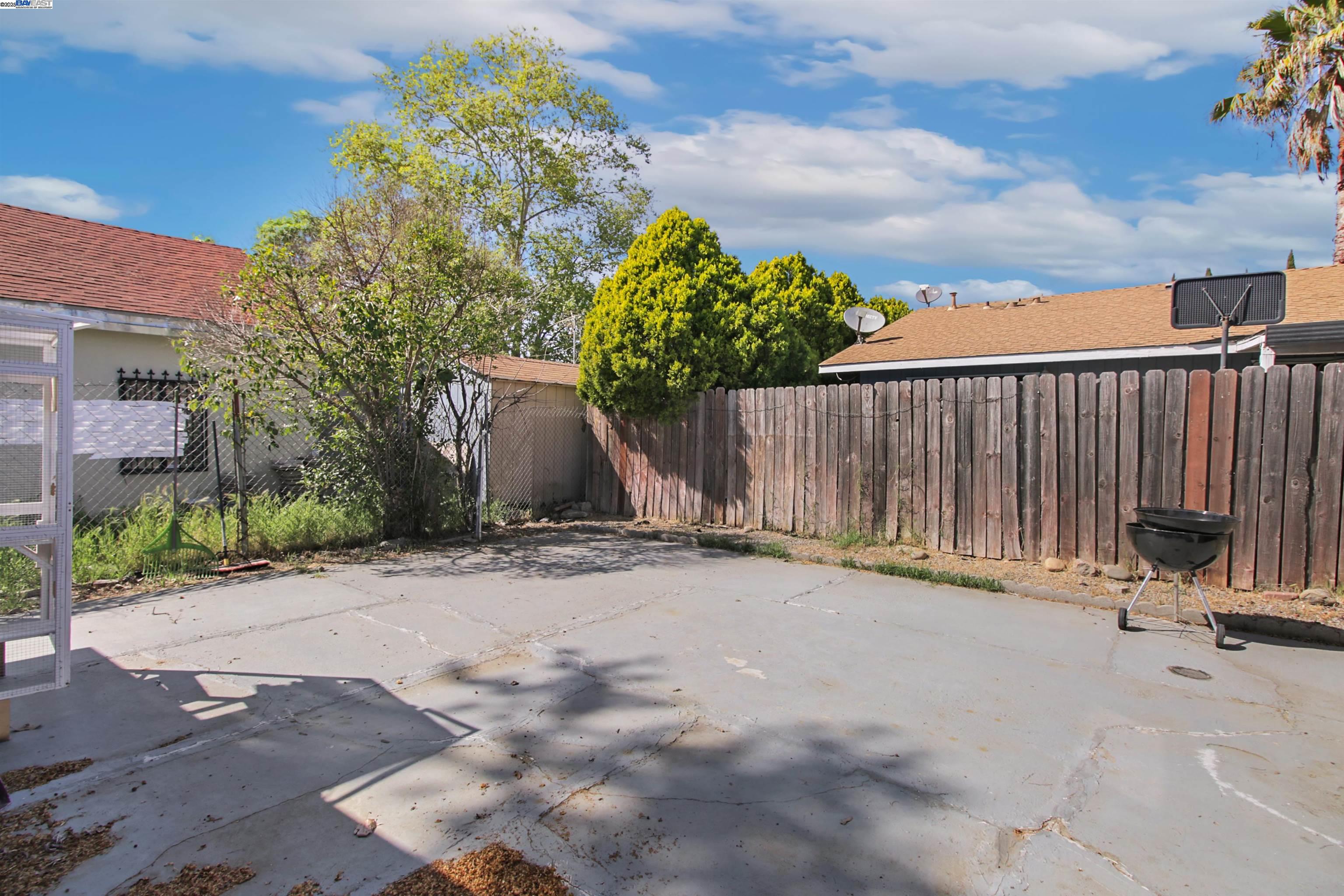 Detail Gallery Image 29 of 34 For 630 Jessie Ave, Sacramento,  CA 95838 - 6 Beds | 4 Baths