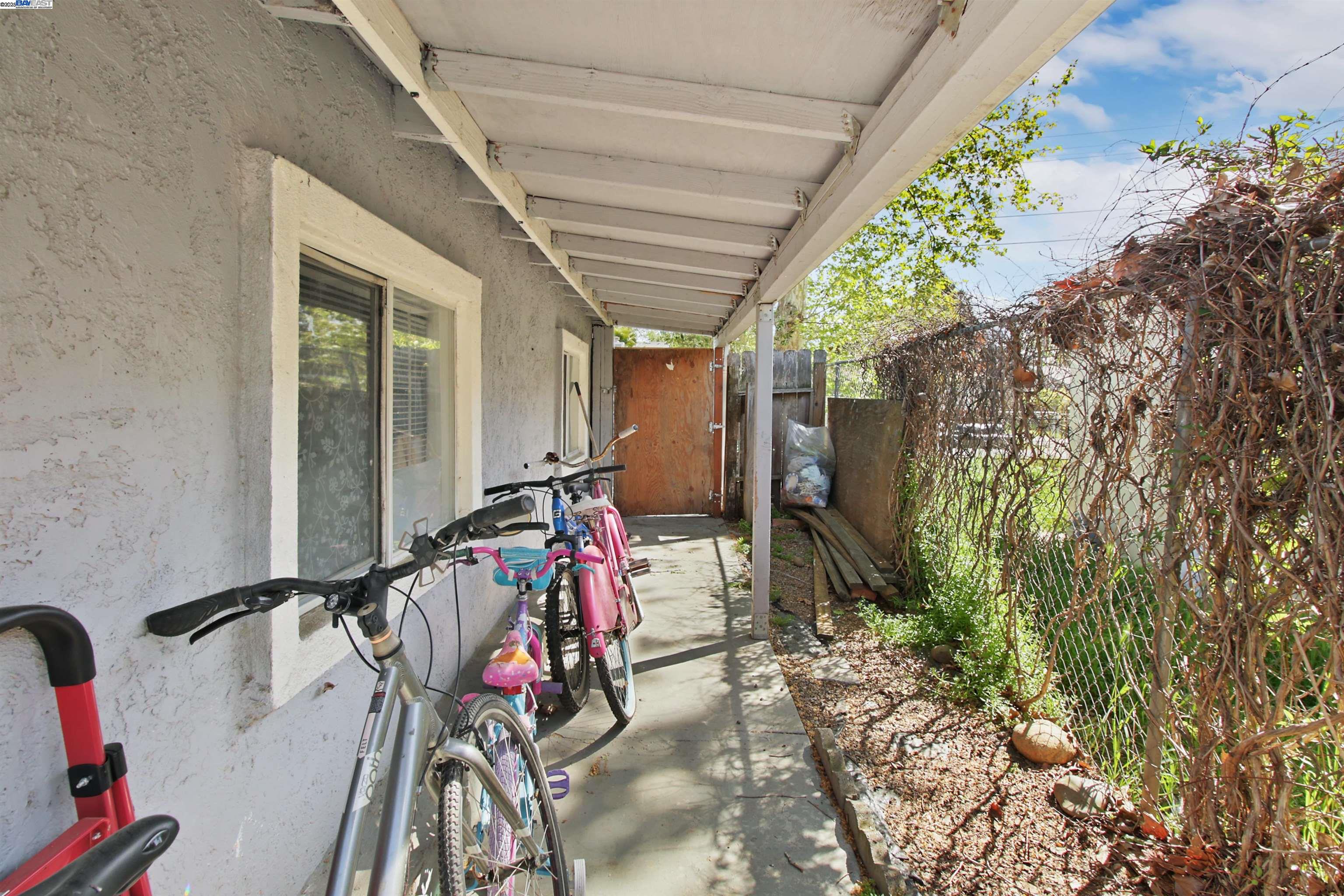 Detail Gallery Image 31 of 34 For 630 Jessie Ave, Sacramento,  CA 95838 - 6 Beds | 4 Baths