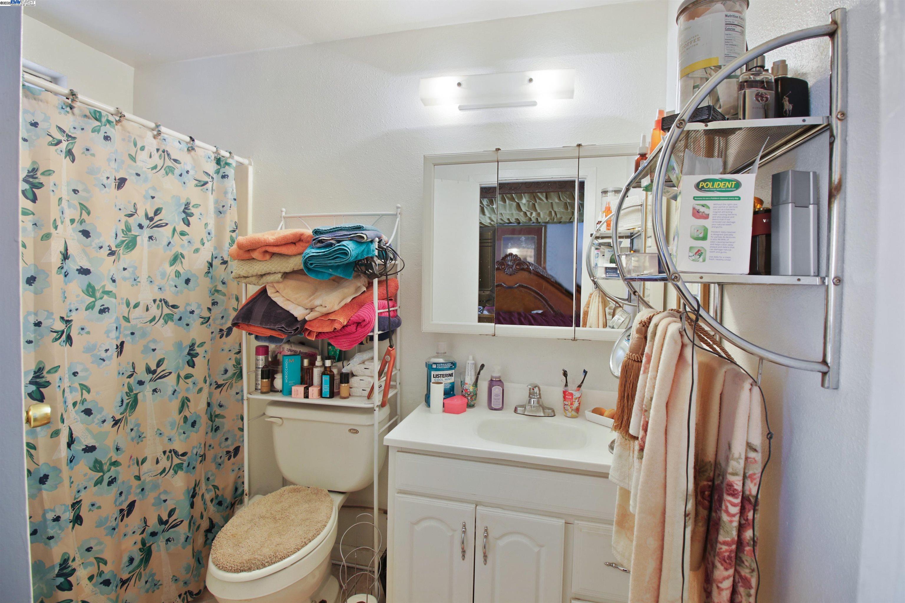Detail Gallery Image 8 of 34 For 630 Jessie Ave, Sacramento,  CA 95838 - 6 Beds | 4 Baths