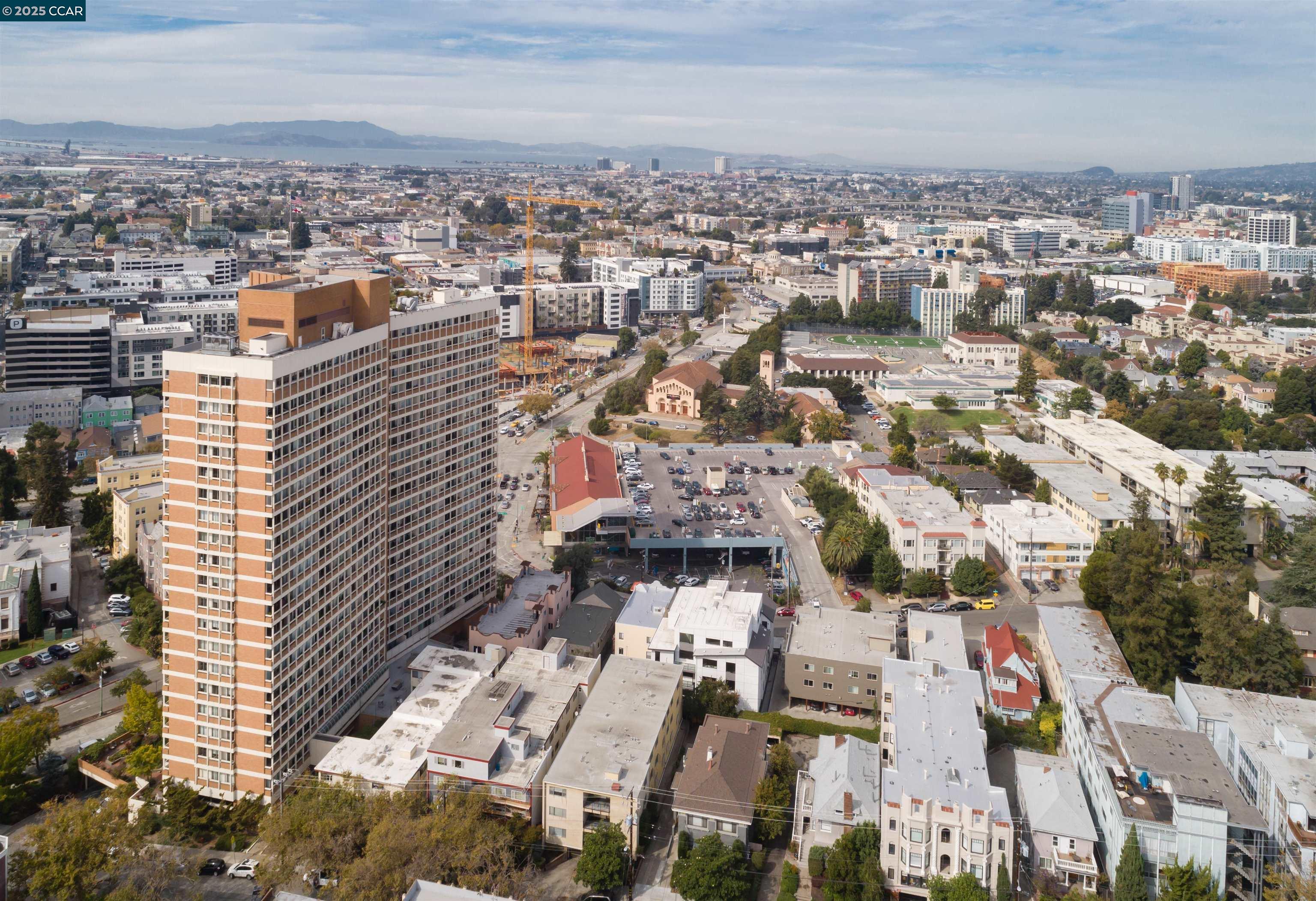 Detail Gallery Image 20 of 28 For 58 Vernon St #201,  Oakland,  CA 94610 - 2 Beds | 2 Baths