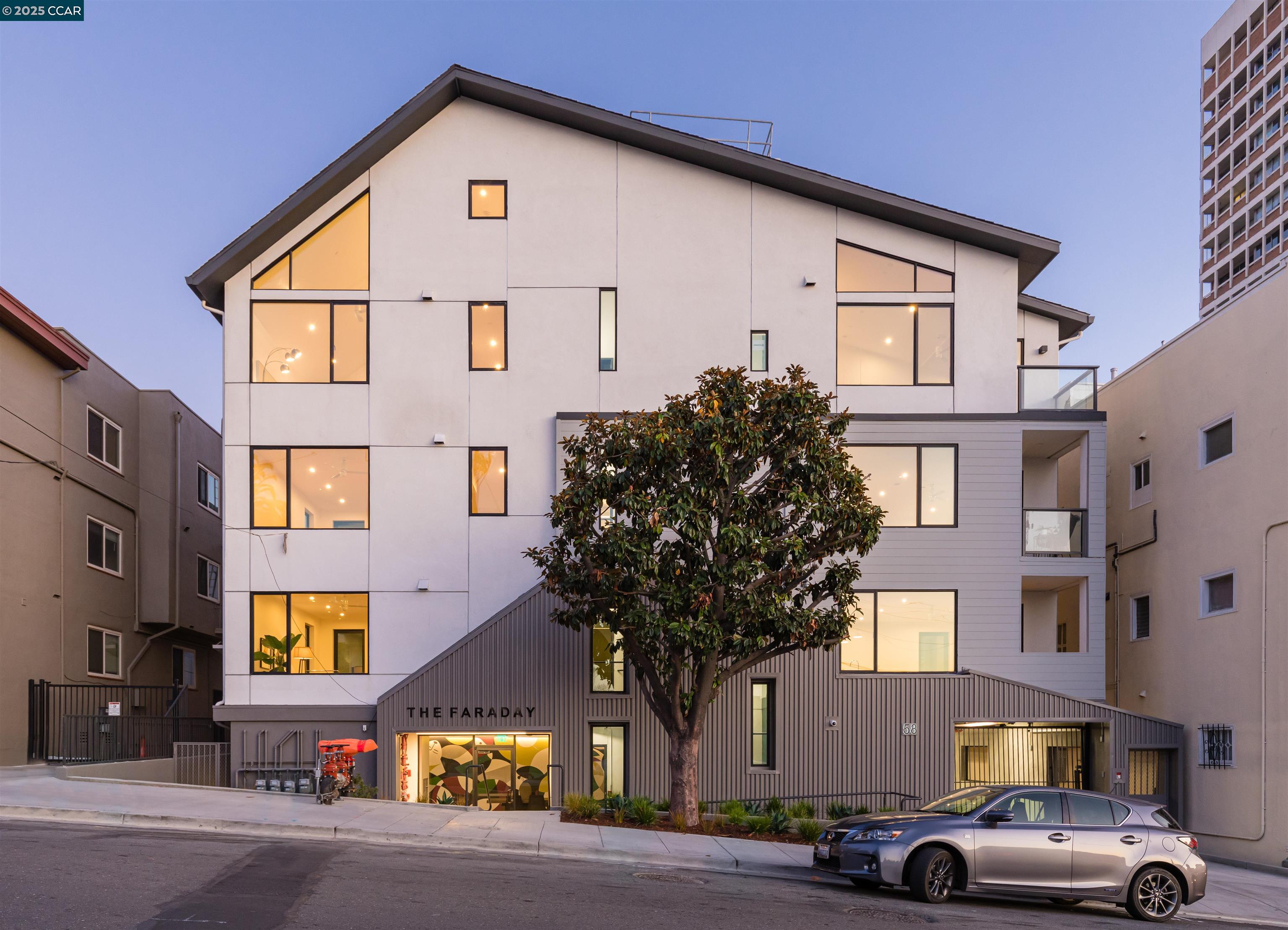 Detail Gallery Image 3 of 28 For 58 Vernon St #201,  Oakland,  CA 94610 - 2 Beds | 2 Baths