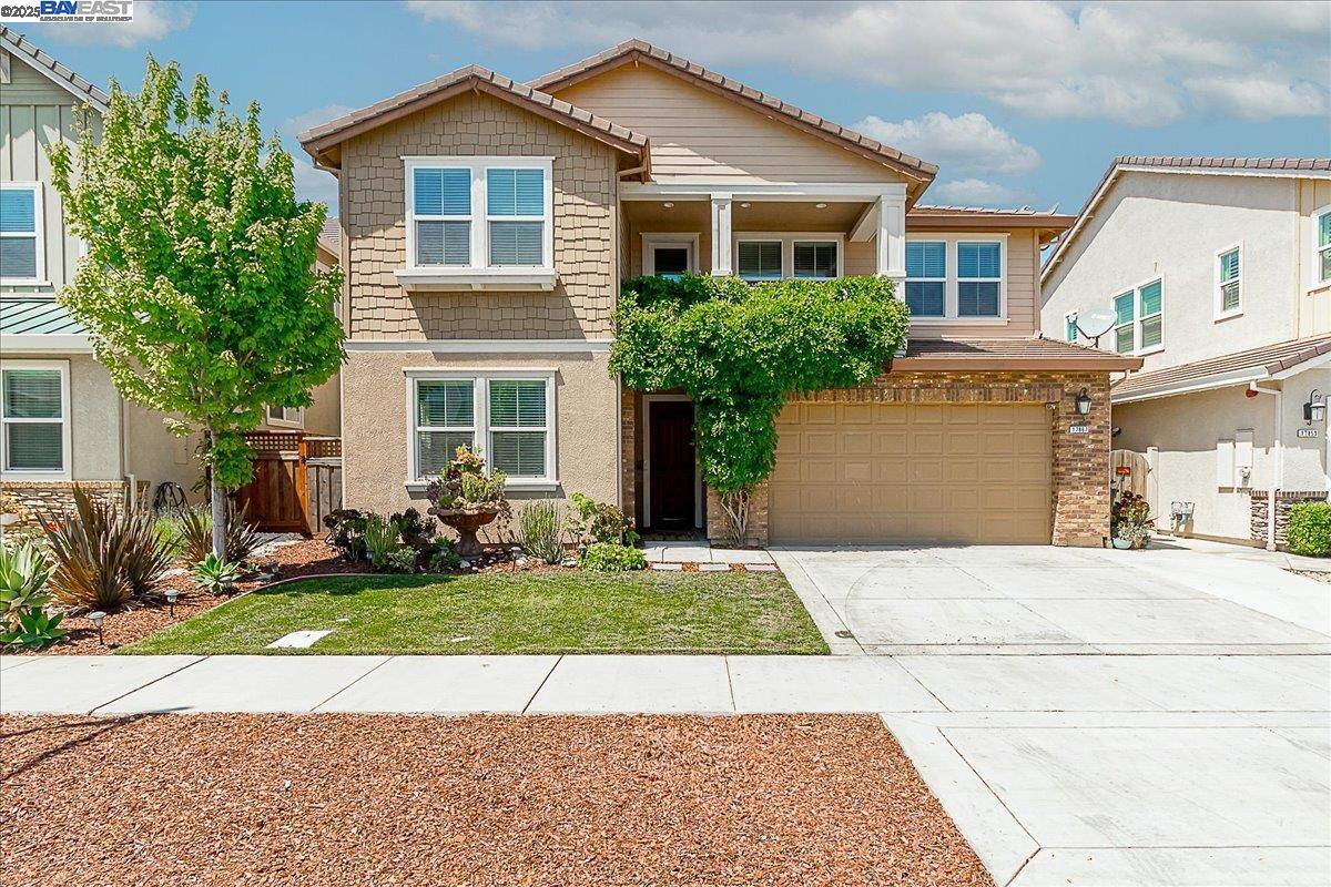 Detail Gallery Image 1 of 32 For 17867 Leto Way, Lathrop,  CA 95330 - 5 Beds | 4 Baths