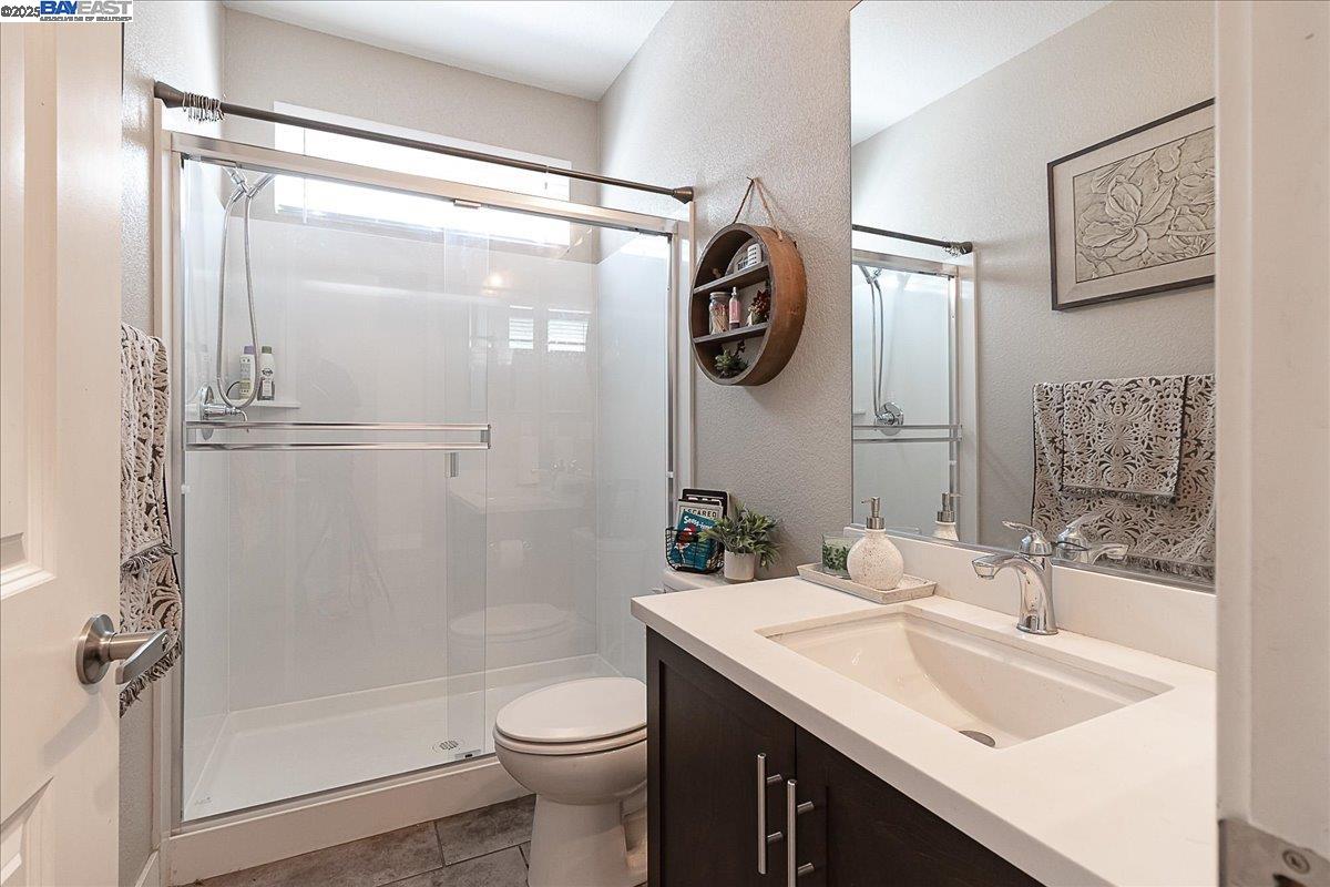 Detail Gallery Image 18 of 32 For 17867 Leto Way, Lathrop,  CA 95330 - 5 Beds | 4 Baths