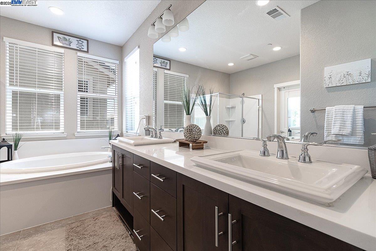 Detail Gallery Image 23 of 32 For 17867 Leto Way, Lathrop,  CA 95330 - 5 Beds | 4 Baths