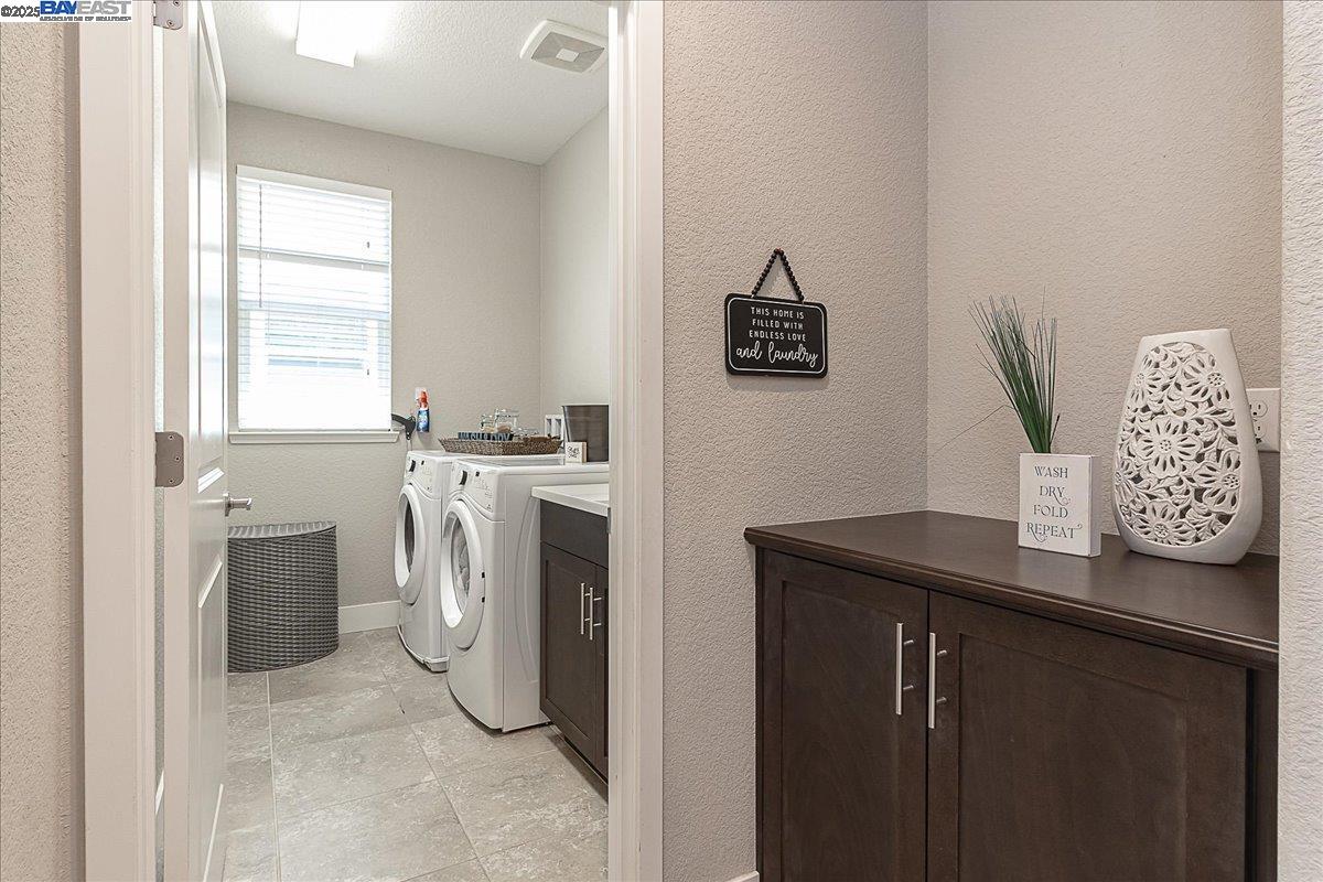 Detail Gallery Image 27 of 32 For 17867 Leto Way, Lathrop,  CA 95330 - 5 Beds | 4 Baths