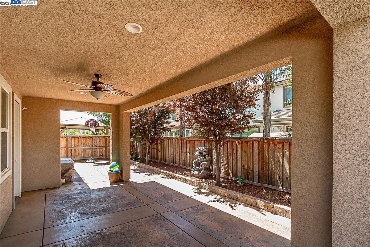 Detail Gallery Image 30 of 32 For 17867 Leto Way, Lathrop,  CA 95330 - 5 Beds | 4 Baths