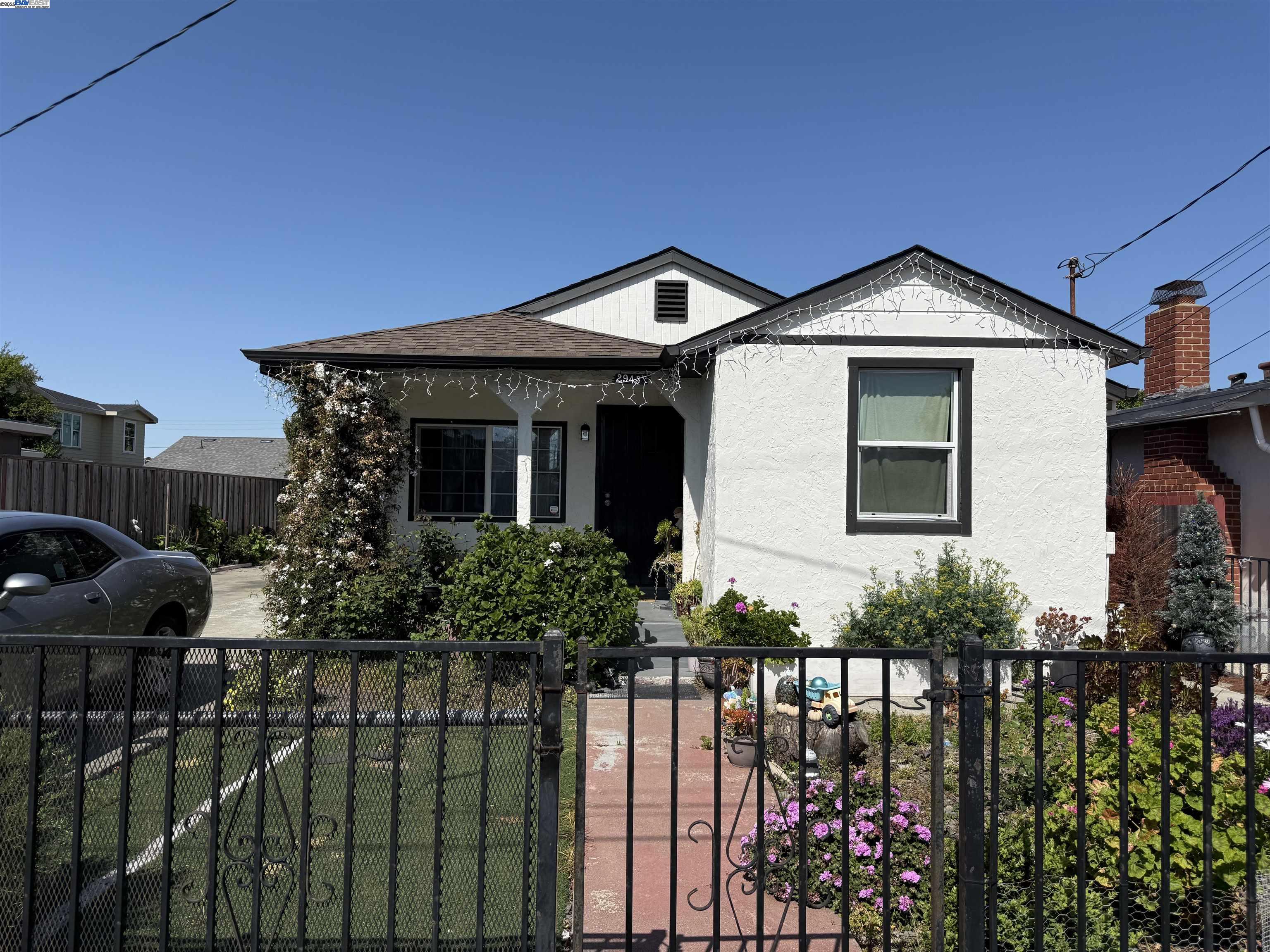 Detail Gallery Image 1 of 10 For 2943 14th Street, San Pablo,  CA 94806 - 3 Beds | 2 Baths