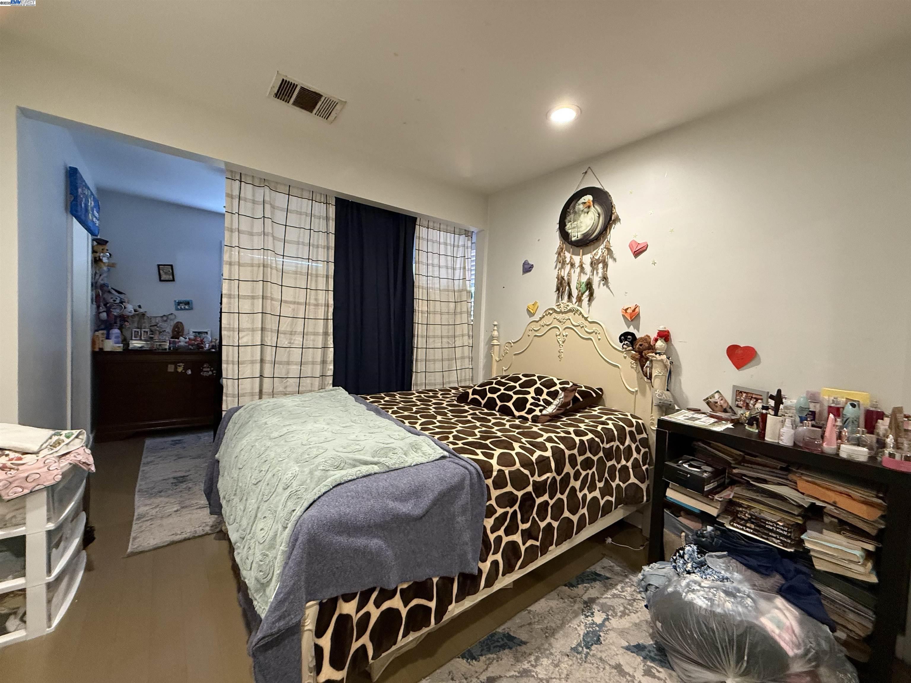 Detail Gallery Image 2 of 10 For 2943 14th Street, San Pablo,  CA 94806 - 3 Beds | 2 Baths