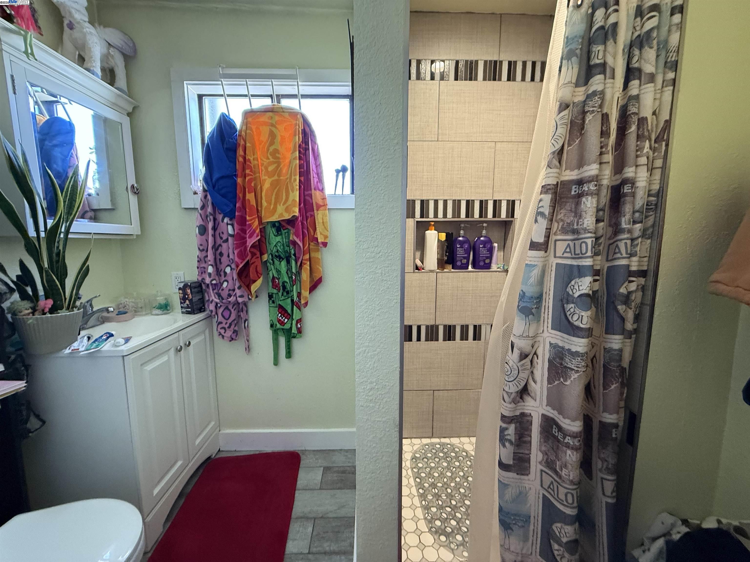 Detail Gallery Image 6 of 10 For 2943 14th Street, San Pablo,  CA 94806 - 3 Beds | 2 Baths