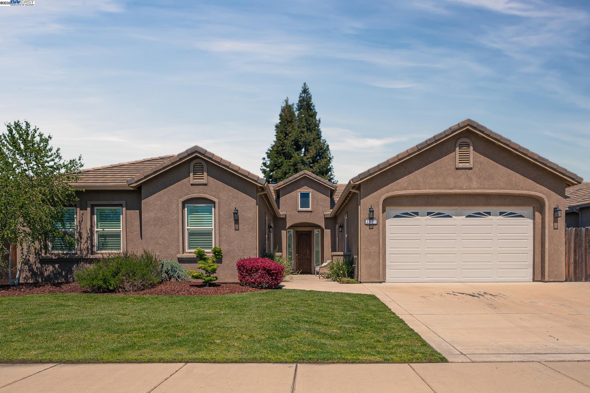 Detail Gallery Image 1 of 33 For 1927 El Portal Dr, Merced,  CA 95340 - 5 Beds | 2/1 Baths