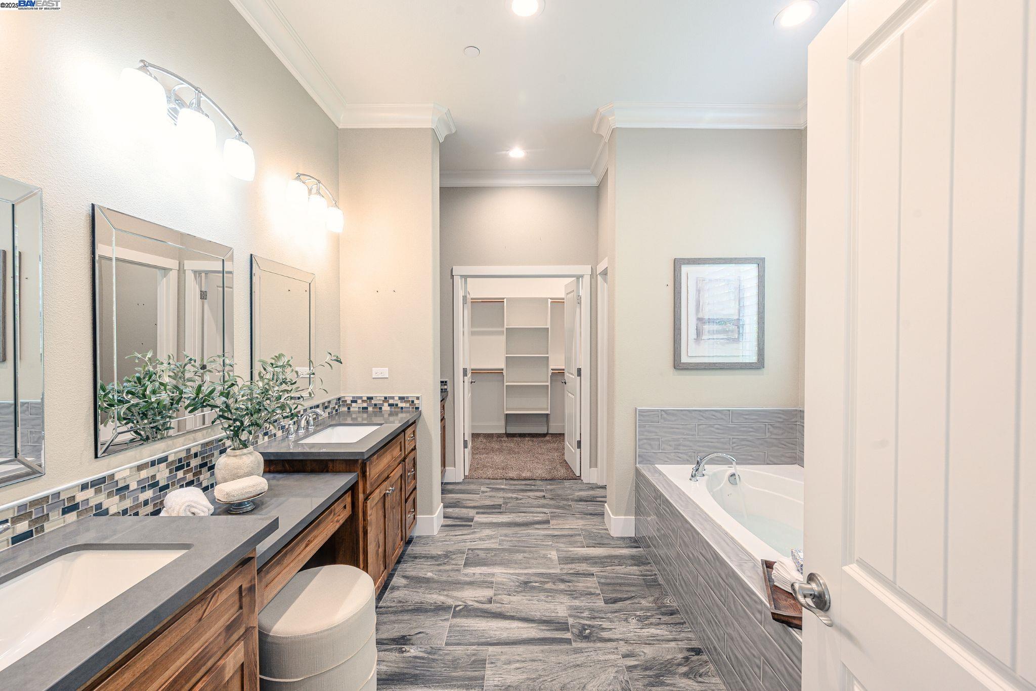 Detail Gallery Image 19 of 33 For 1927 El Portal Dr, Merced,  CA 95340 - 5 Beds | 2/1 Baths