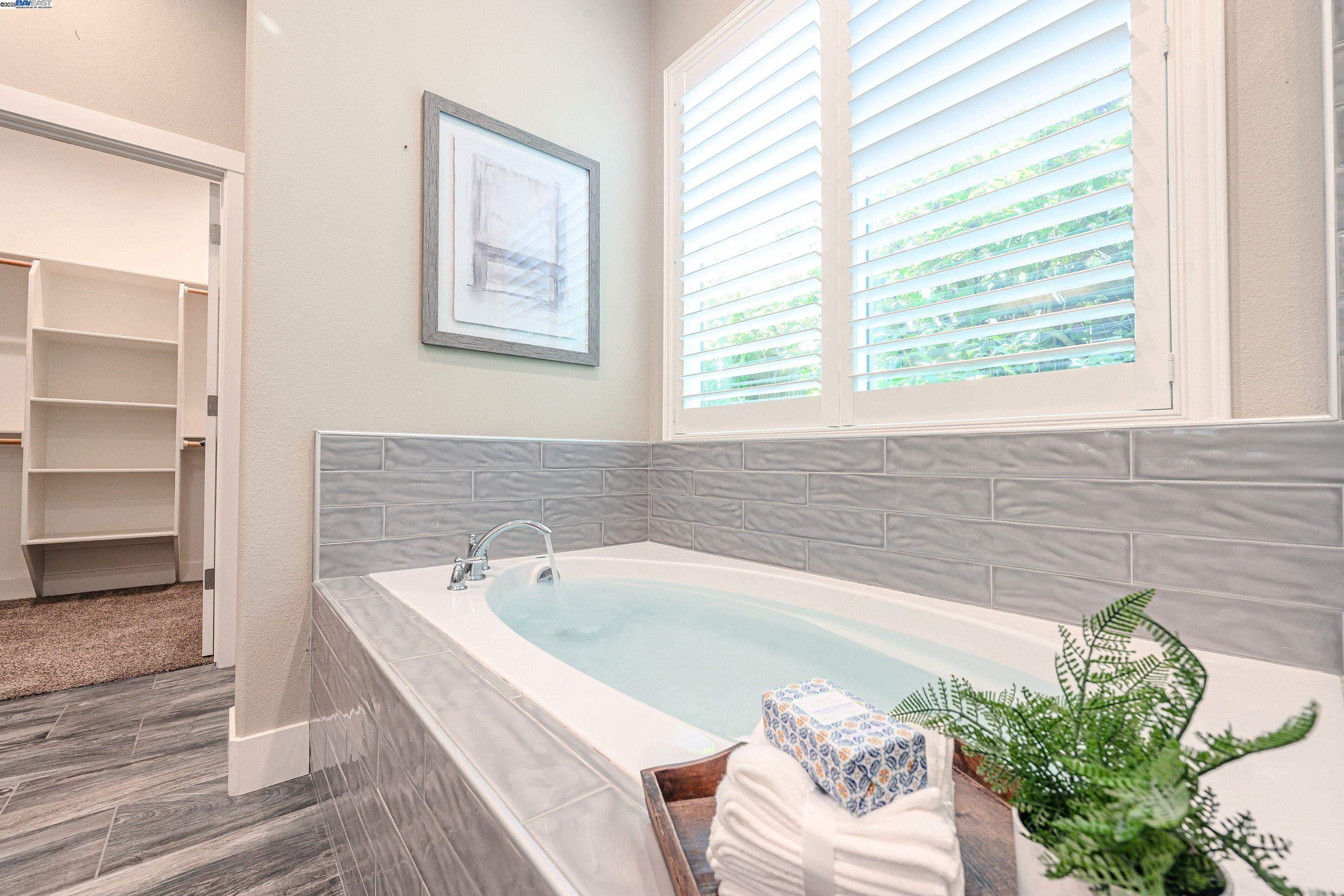 Detail Gallery Image 20 of 33 For 1927 El Portal Dr, Merced,  CA 95340 - 5 Beds | 2/1 Baths