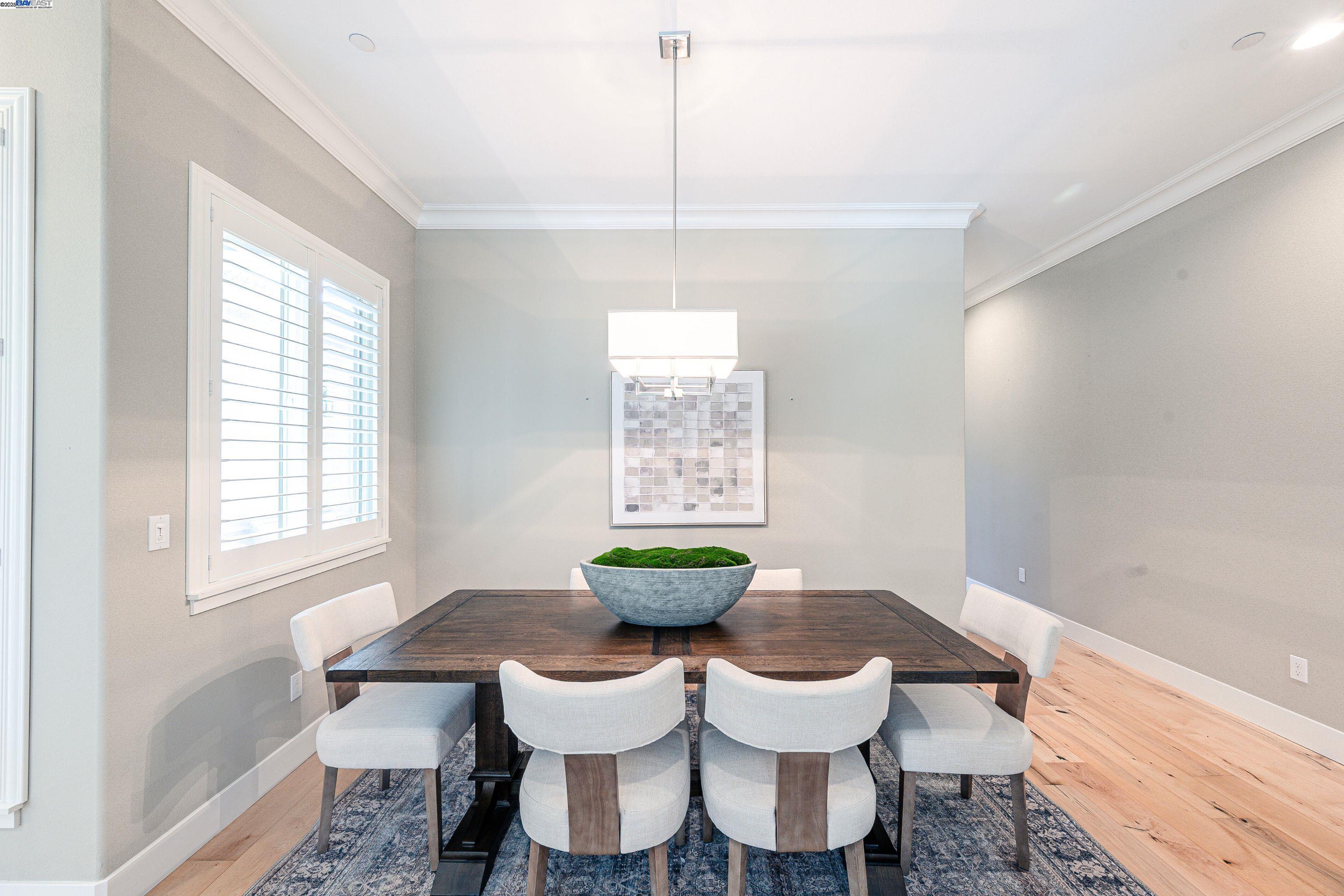 Detail Gallery Image 5 of 33 For 1927 El Portal Dr, Merced,  CA 95340 - 5 Beds | 2/1 Baths