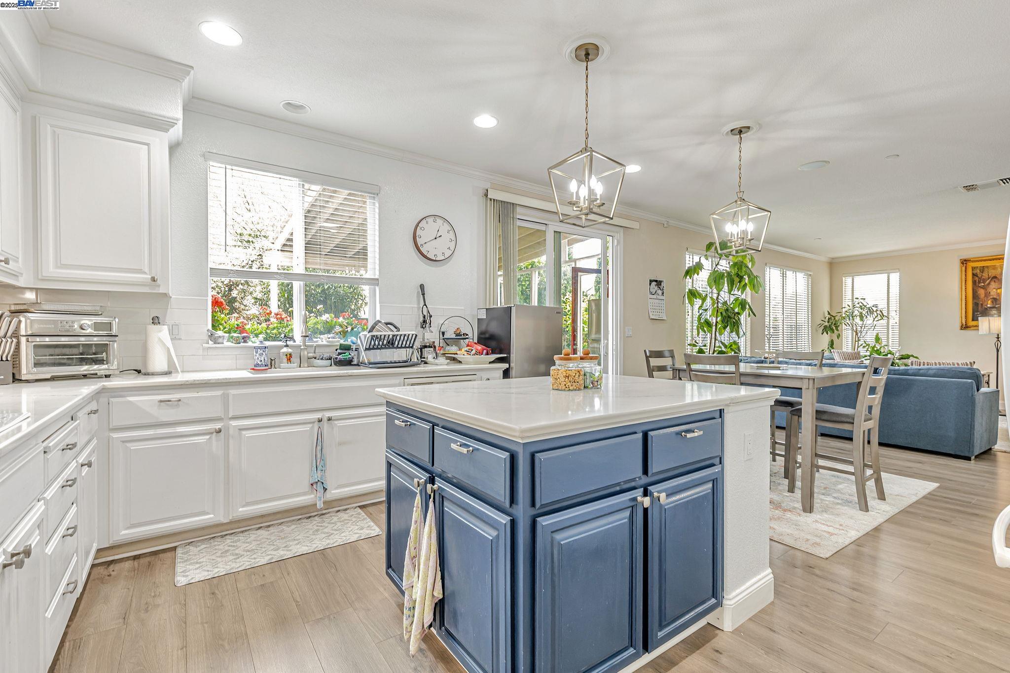 Detail Gallery Image 11 of 59 For 85 via Pescara, American Canyon,  CA 94503 - 6 Beds | 3 Baths