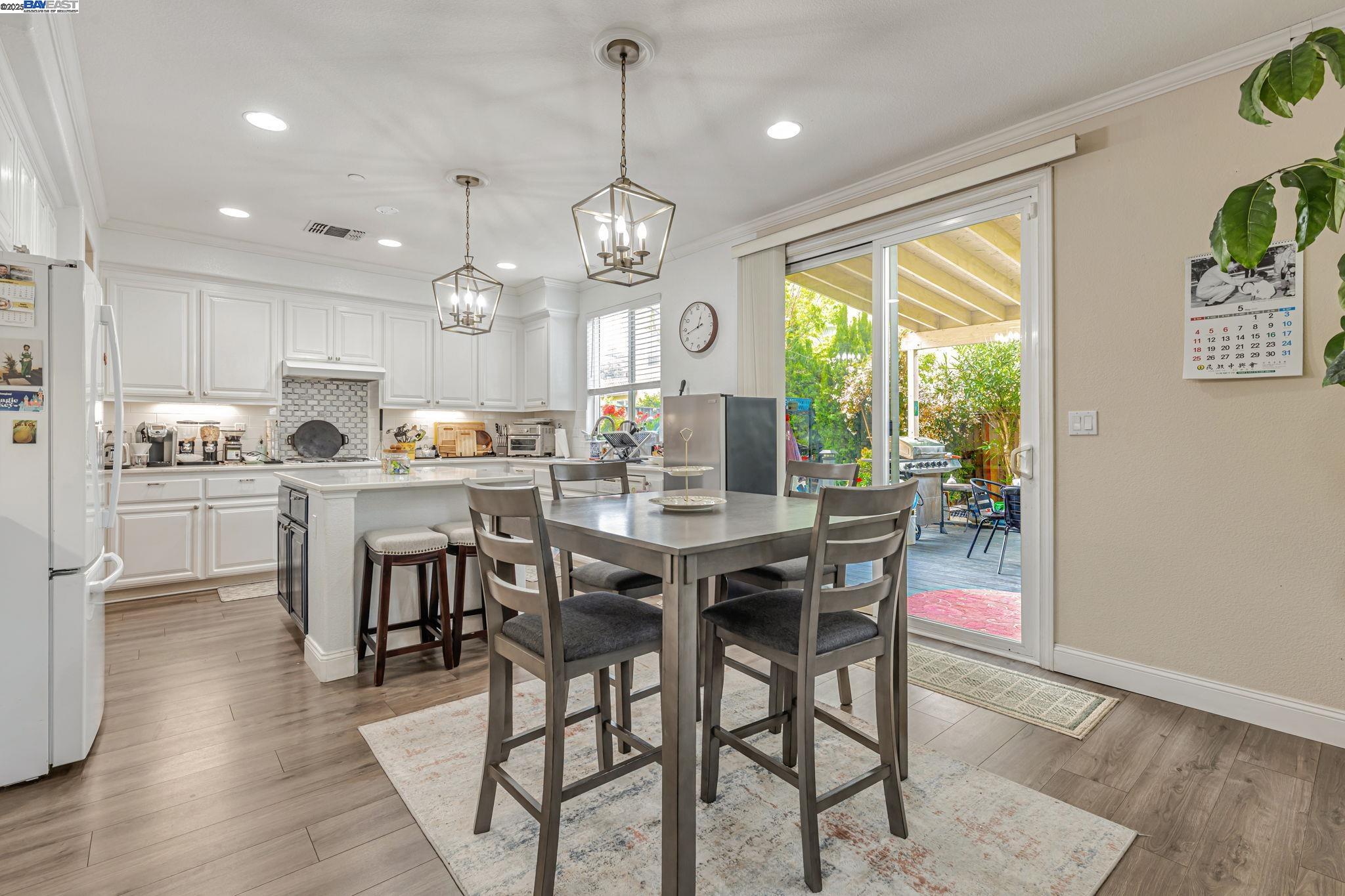 Detail Gallery Image 15 of 59 For 85 via Pescara, American Canyon,  CA 94503 - 6 Beds | 3 Baths