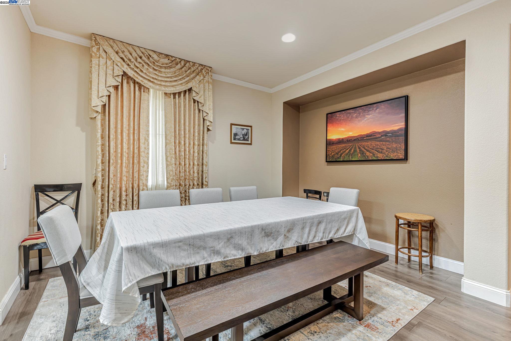 Detail Gallery Image 16 of 59 For 85 via Pescara, American Canyon,  CA 94503 - 6 Beds | 3 Baths