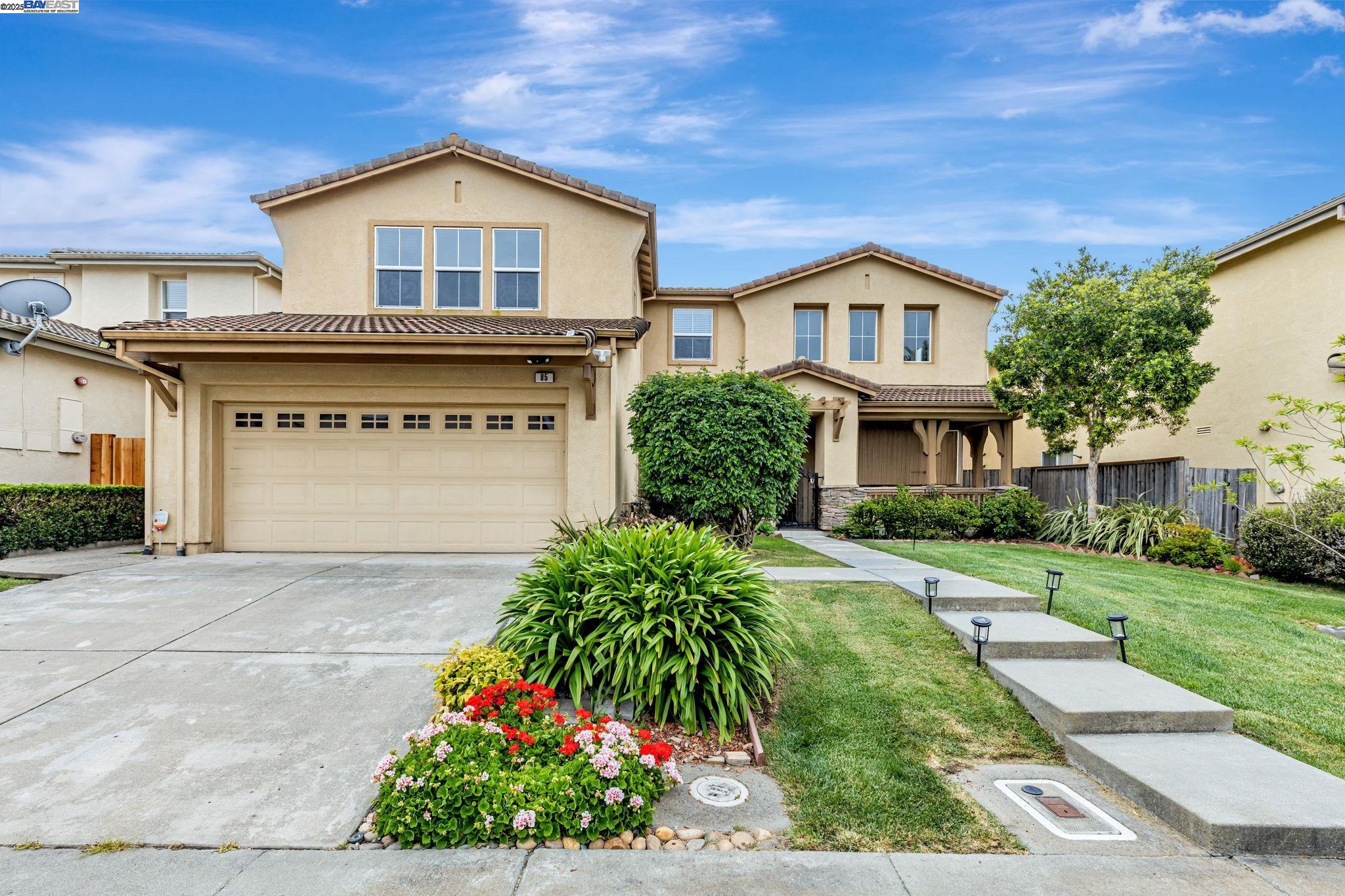 Detail Gallery Image 3 of 59 For 85 via Pescara, American Canyon,  CA 94503 - 6 Beds | 3 Baths