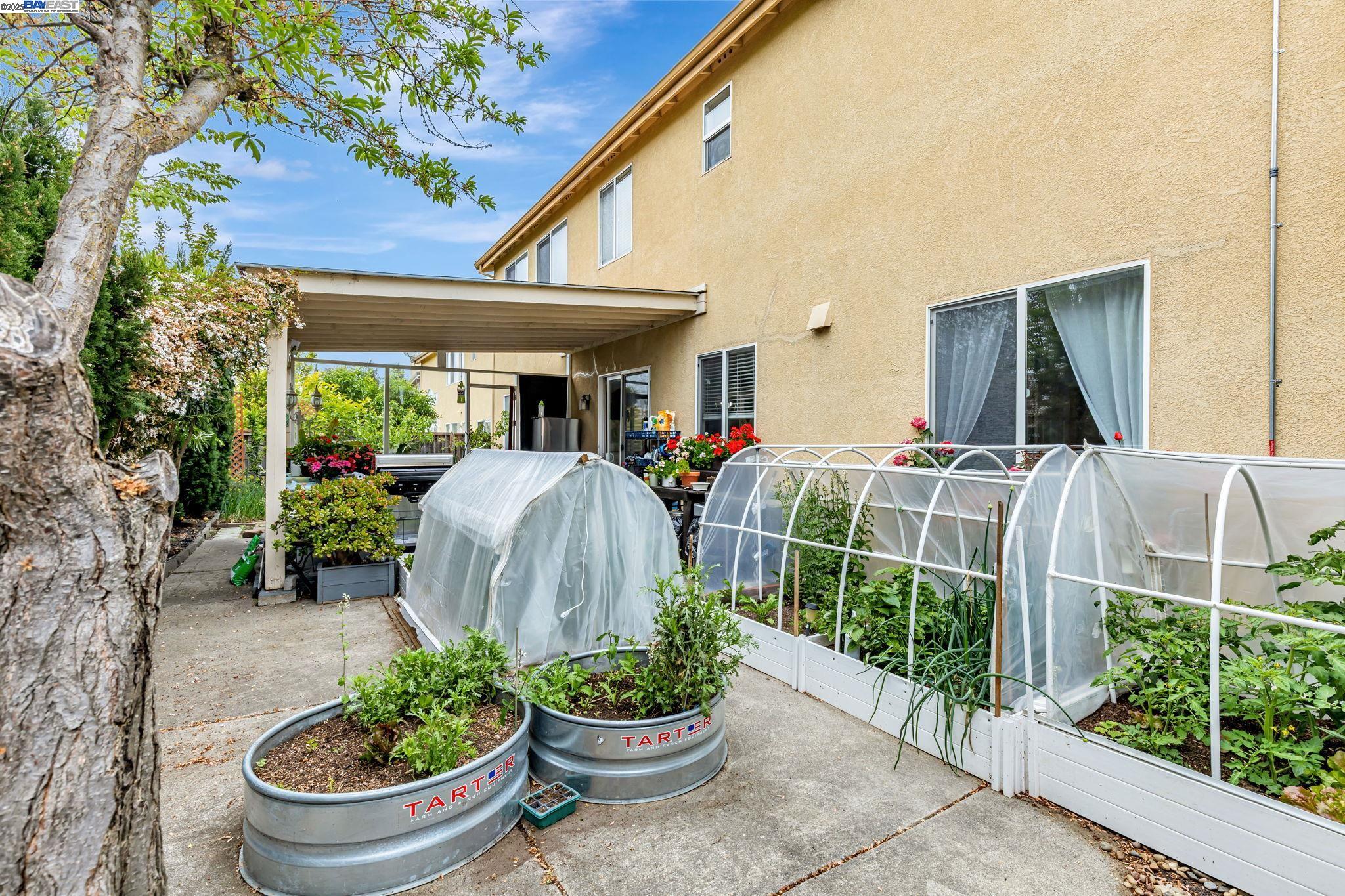 Detail Gallery Image 45 of 59 For 85 via Pescara, American Canyon,  CA 94503 - 6 Beds | 3 Baths