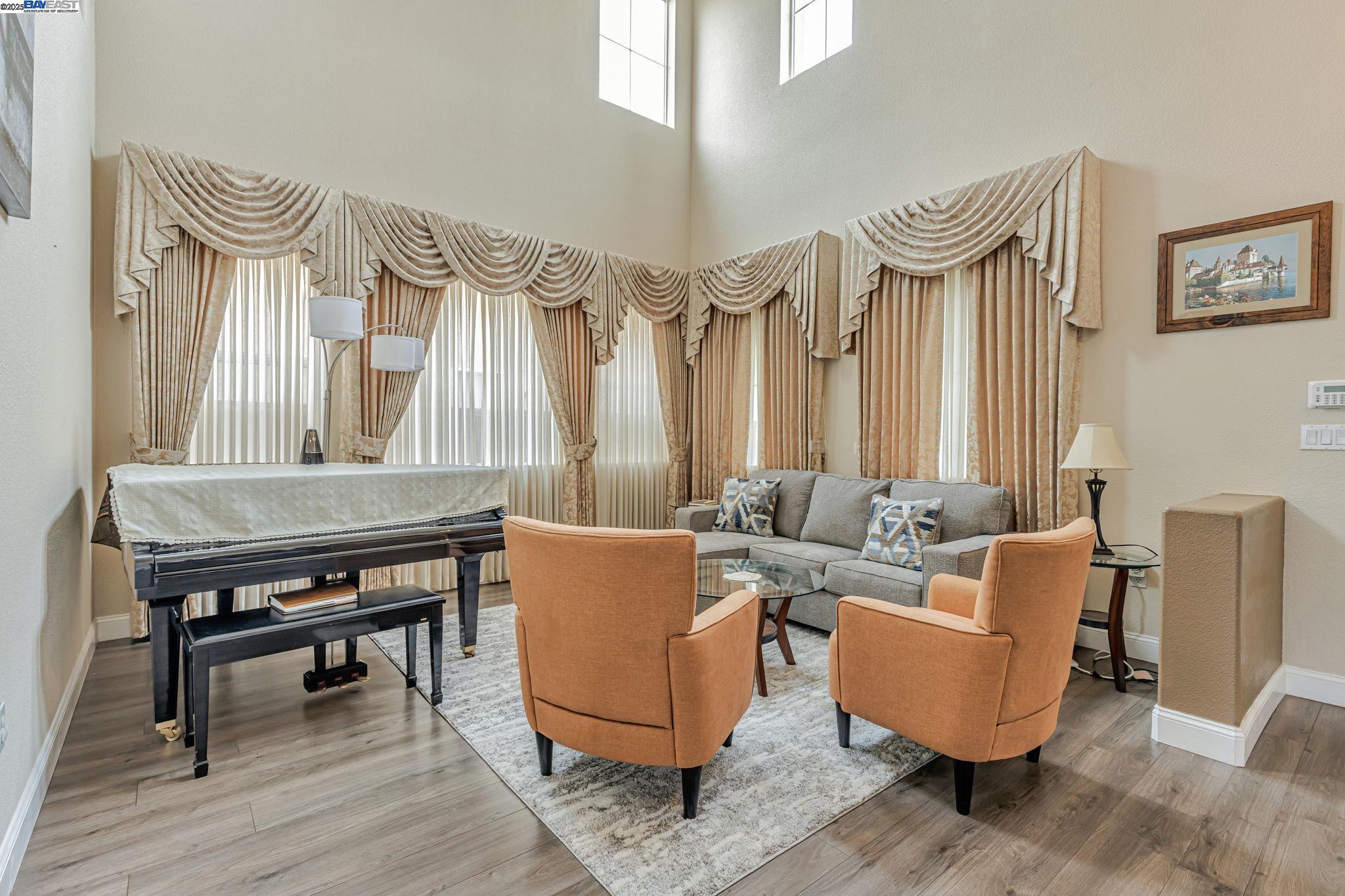 Detail Gallery Image 7 of 59 For 85 via Pescara, American Canyon,  CA 94503 - 6 Beds | 3 Baths