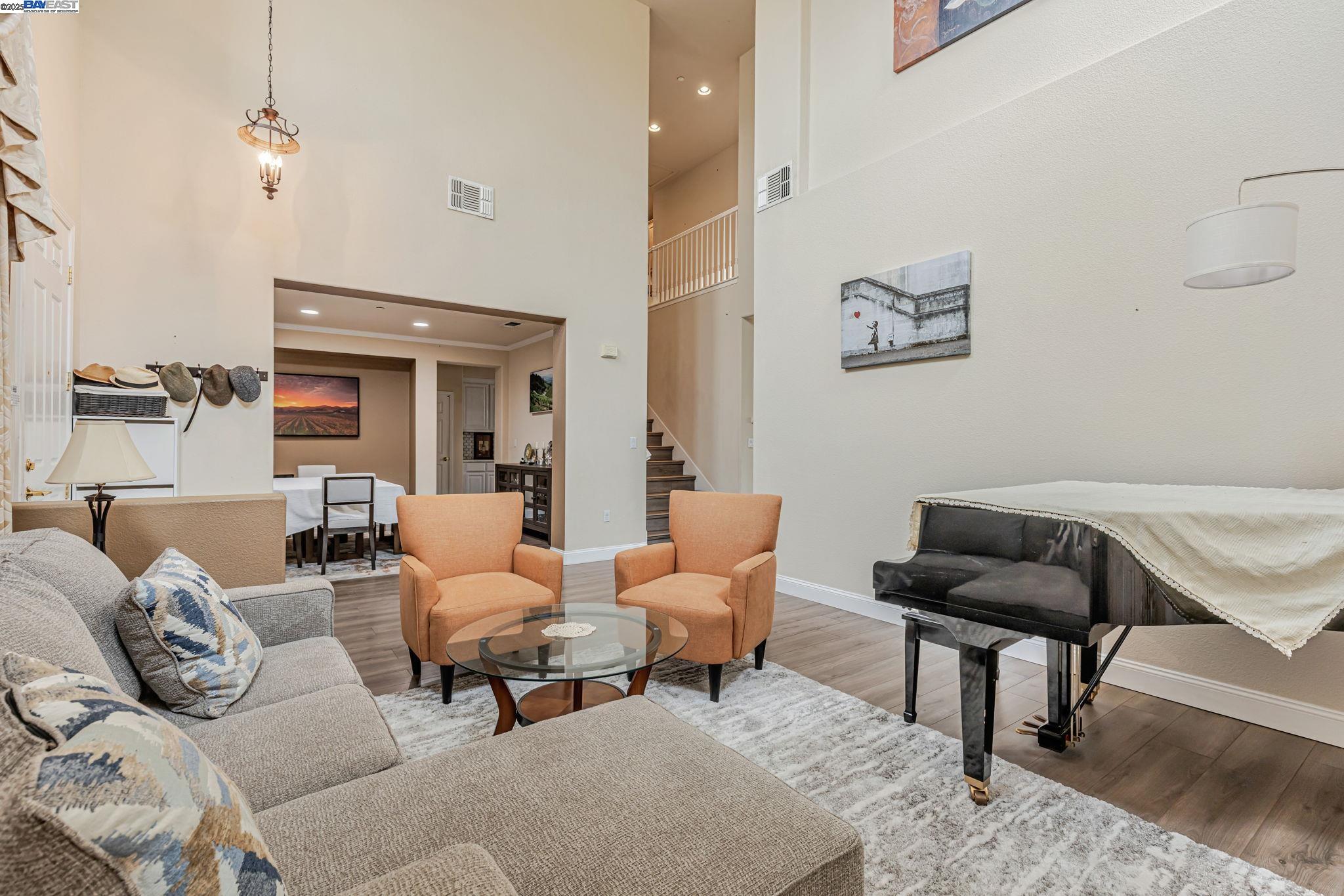Detail Gallery Image 8 of 59 For 85 via Pescara, American Canyon,  CA 94503 - 6 Beds | 3 Baths
