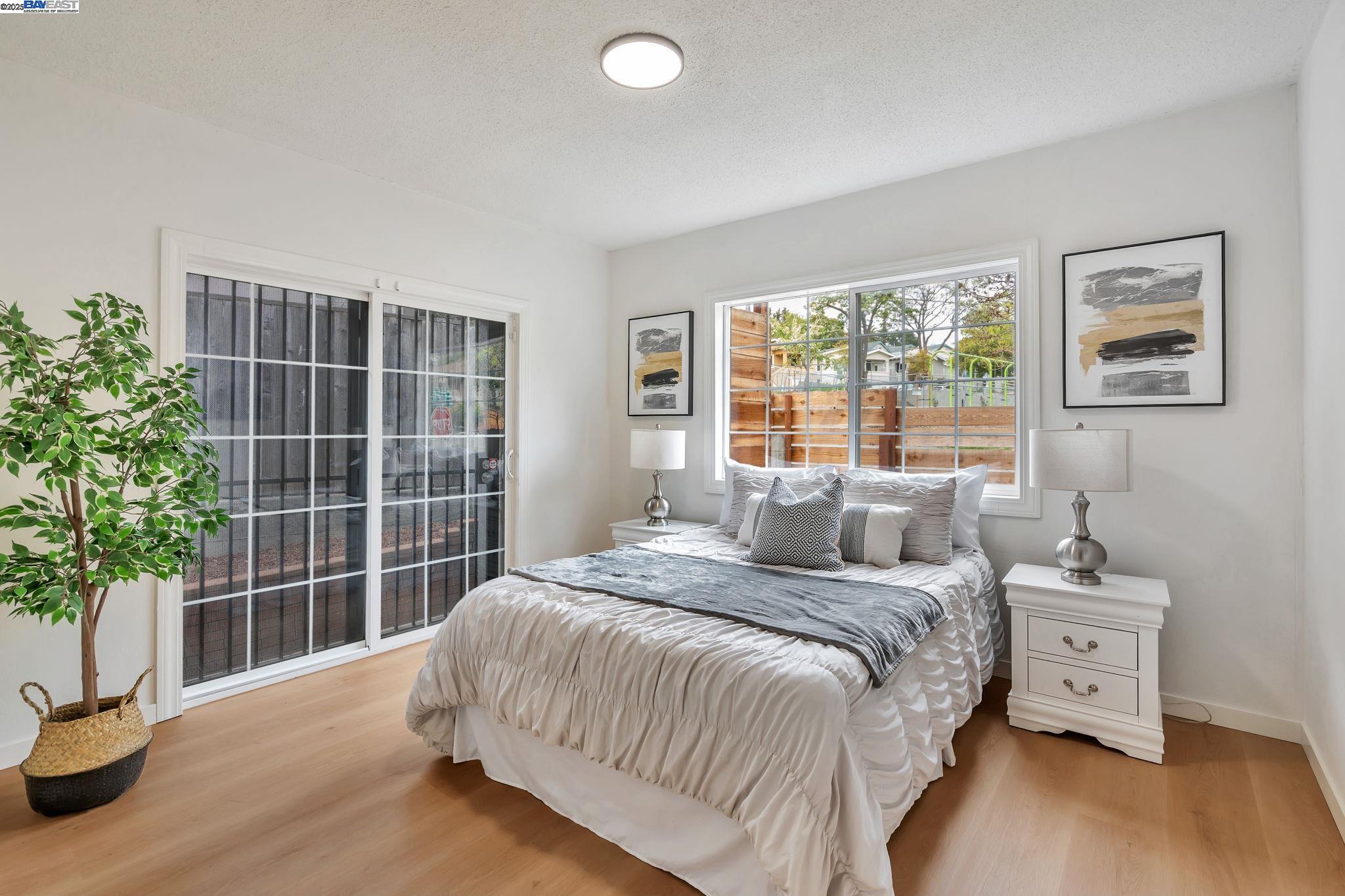 Detail Gallery Image 16 of 32 For 2539 Highland Ave, Oakland,  CA 94606 - 2 Beds | 1/1 Baths