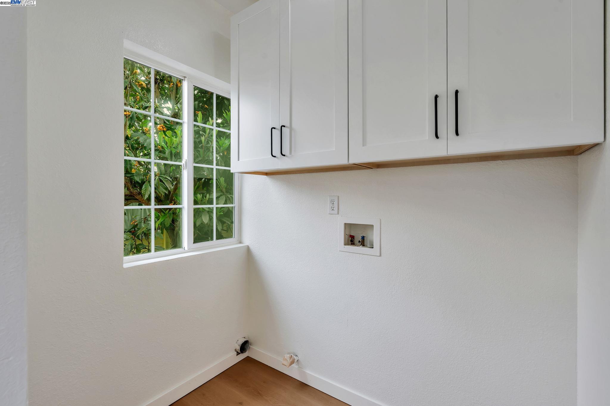 Detail Gallery Image 20 of 32 For 2539 Highland Ave, Oakland,  CA 94606 - 2 Beds | 1/1 Baths