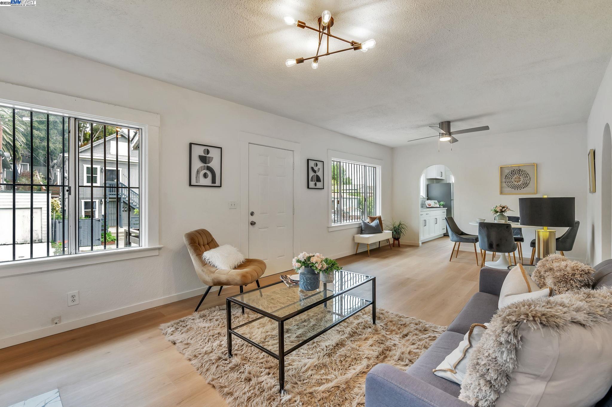 Detail Gallery Image 4 of 32 For 2539 Highland Ave, Oakland,  CA 94606 - 2 Beds | 1/1 Baths
