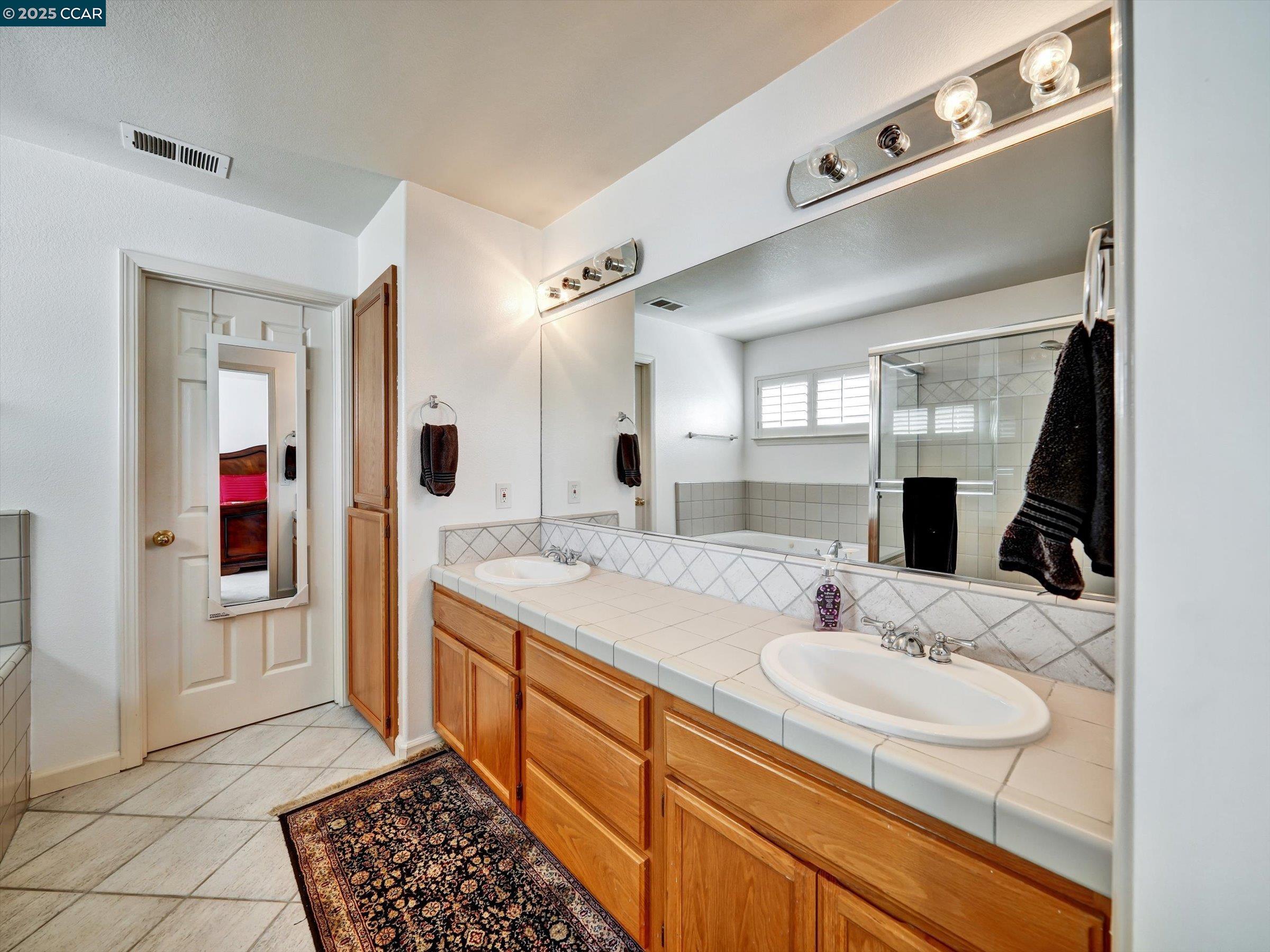 Detail Gallery Image 16 of 54 For 1023 Gailinda Ct, Petaluma,  CA 94952 - 4 Beds | 2/1 Baths
