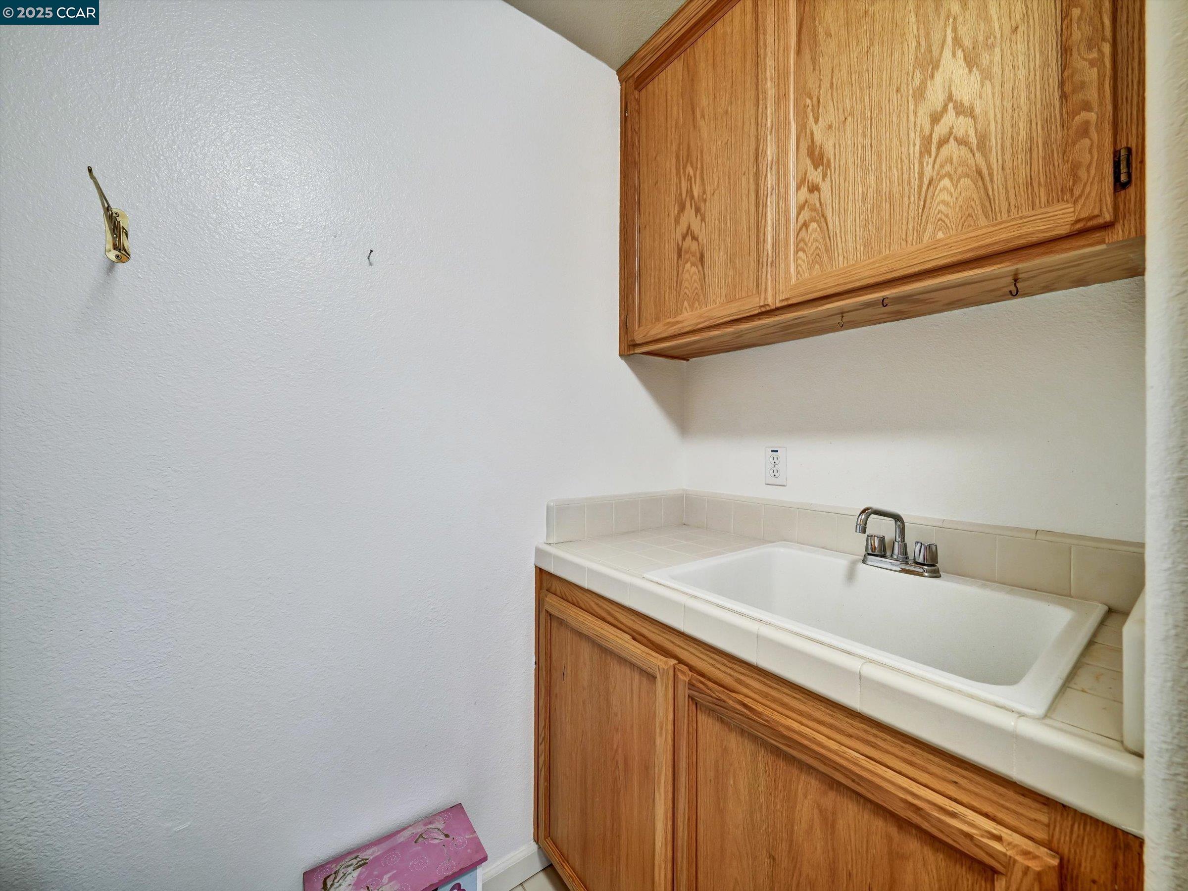 Detail Gallery Image 21 of 54 For 1023 Gailinda Ct, Petaluma,  CA 94952 - 4 Beds | 2/1 Baths