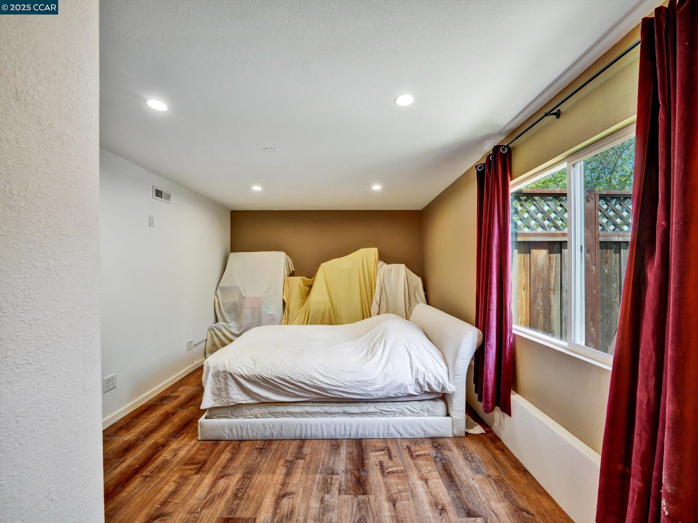 Detail Gallery Image 30 of 54 For 1023 Gailinda Ct, Petaluma,  CA 94952 - 4 Beds | 2/1 Baths