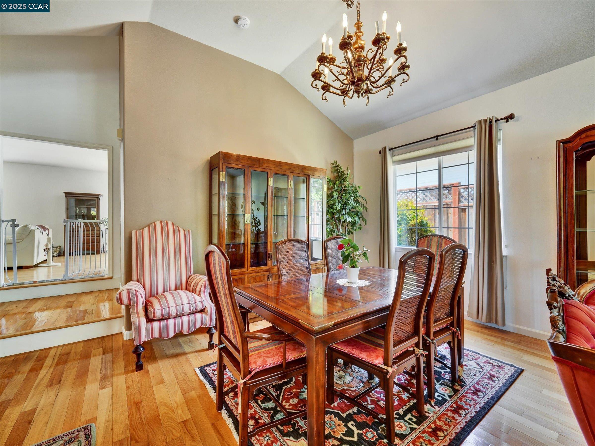 Detail Gallery Image 5 of 54 For 1023 Gailinda Ct, Petaluma,  CA 94952 - 4 Beds | 2/1 Baths