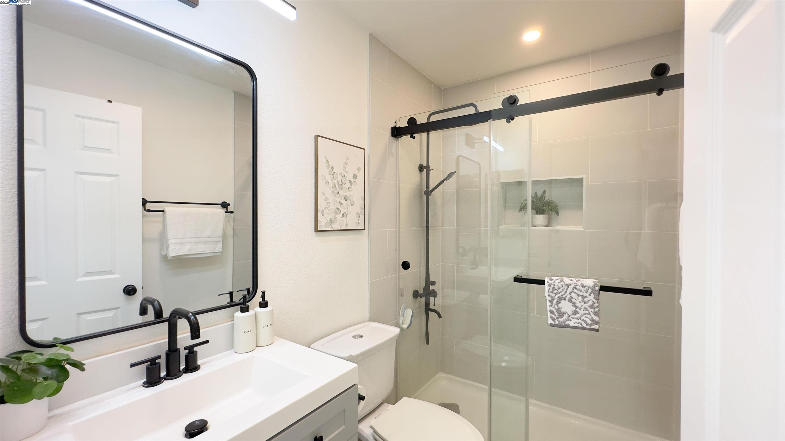 Detail Gallery Image 18 of 27 For 214 Galano Plz, Union City,  CA 94587 - 2 Beds | 1 Baths