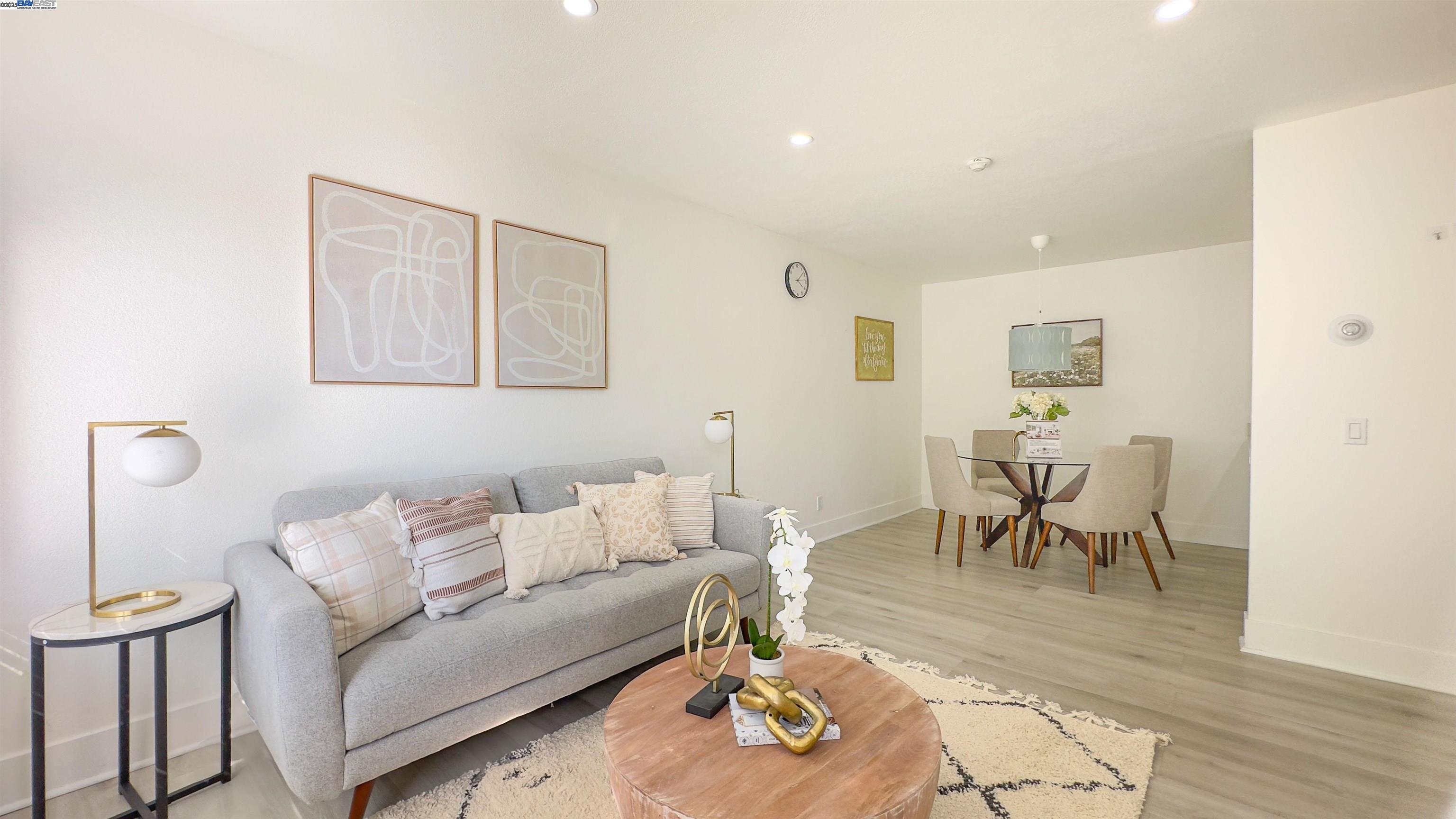Detail Gallery Image 2 of 27 For 214 Galano Plz, Union City,  CA 94587 - 2 Beds | 1 Baths