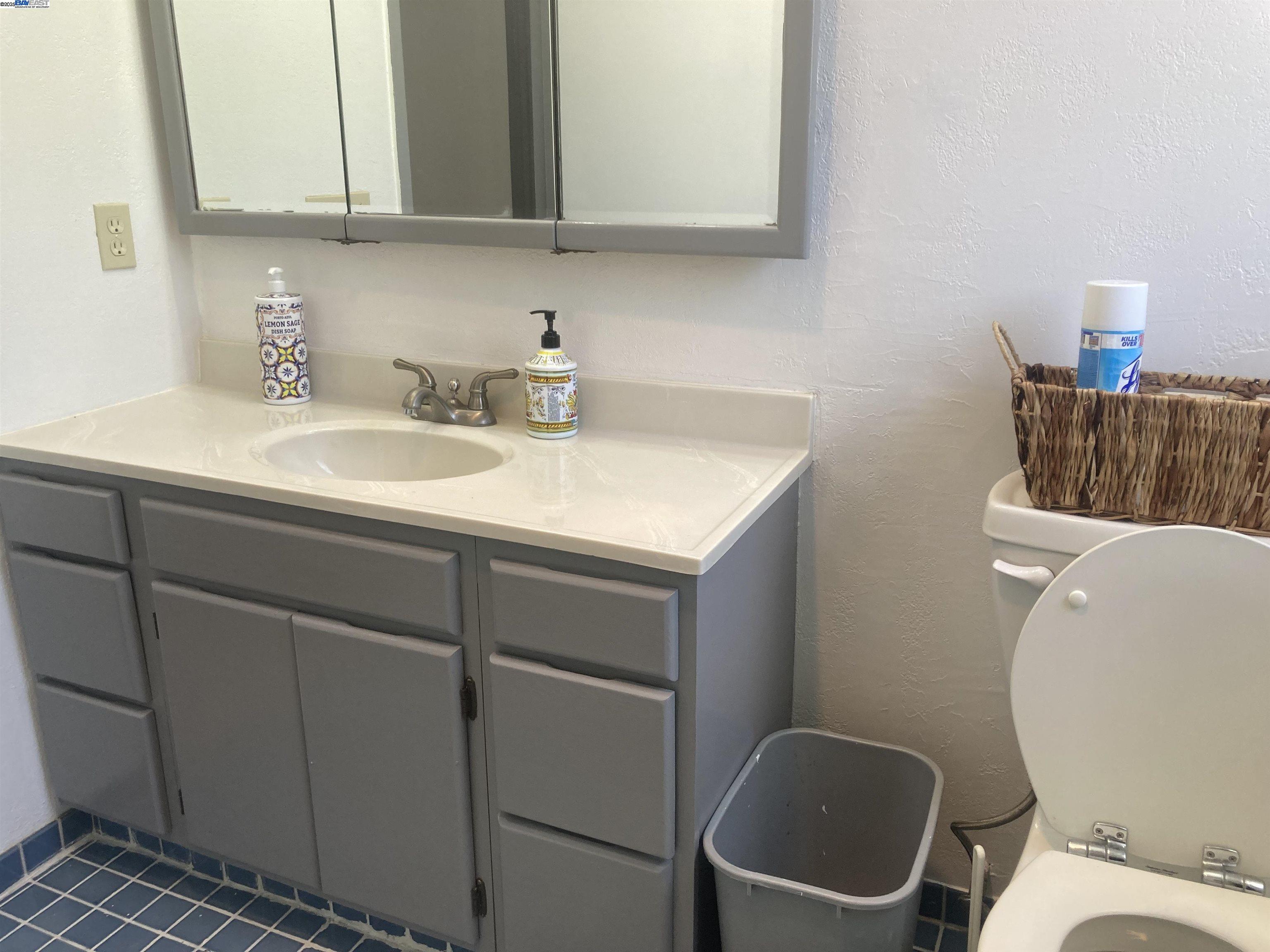 Detail Gallery Image 15 of 22 For 1775 141st Ave, San Leandro,  CA 94578 - 2 Beds | 1 Baths