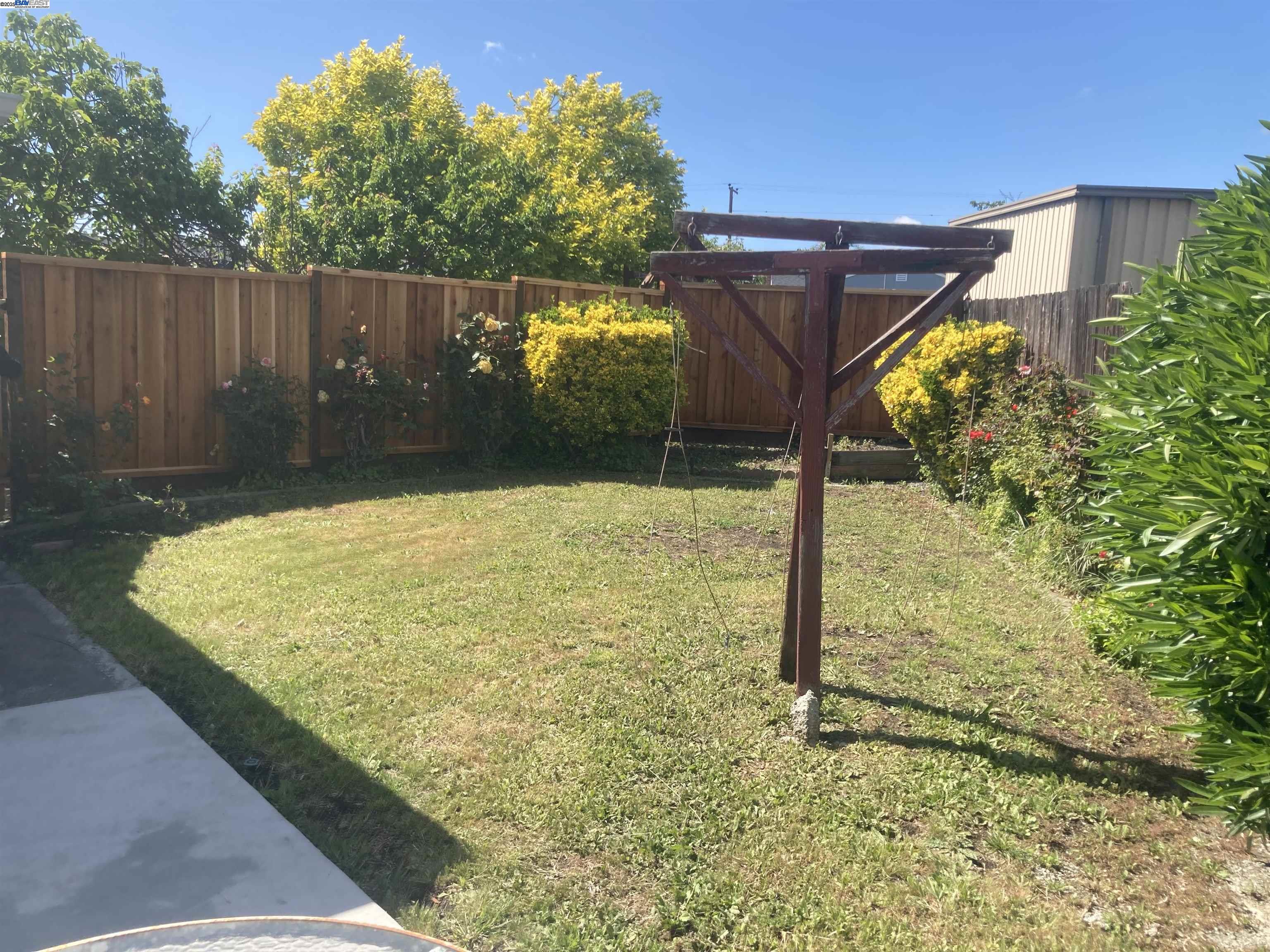Detail Gallery Image 3 of 22 For 1775 141st Ave, San Leandro,  CA 94578 - 2 Beds | 1 Baths