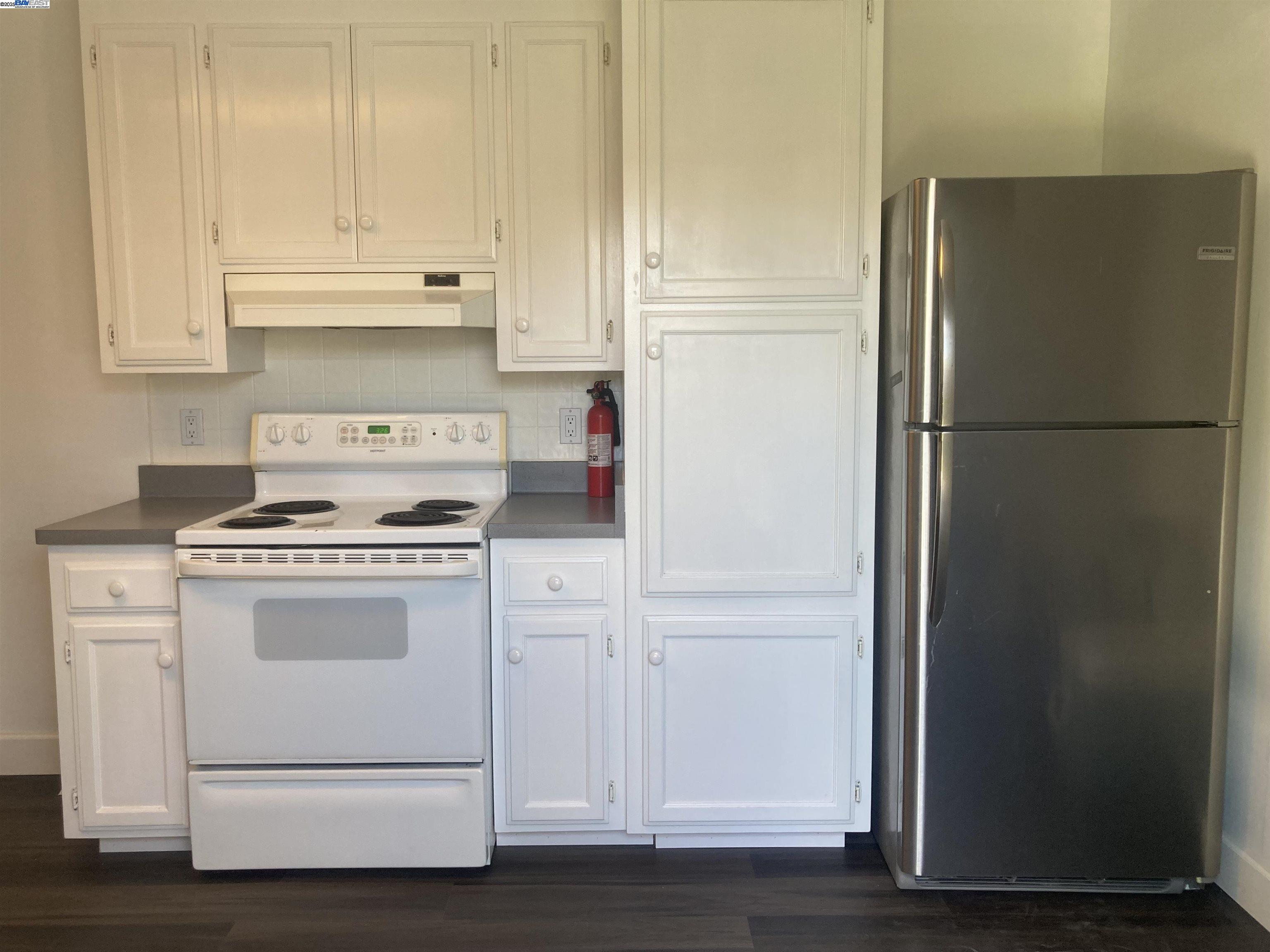 Detail Gallery Image 8 of 22 For 1775 141st Ave, San Leandro,  CA 94578 - 2 Beds | 1 Baths