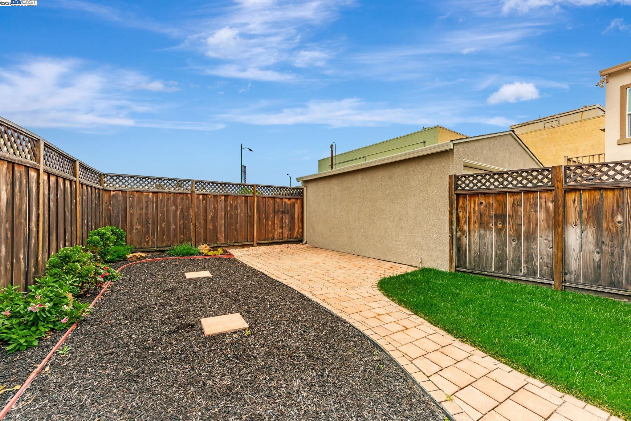 Detail Gallery Image 25 of 29 For 22741 1st St, Hayward,  CA 94541 - 2 Beds | 1 Baths