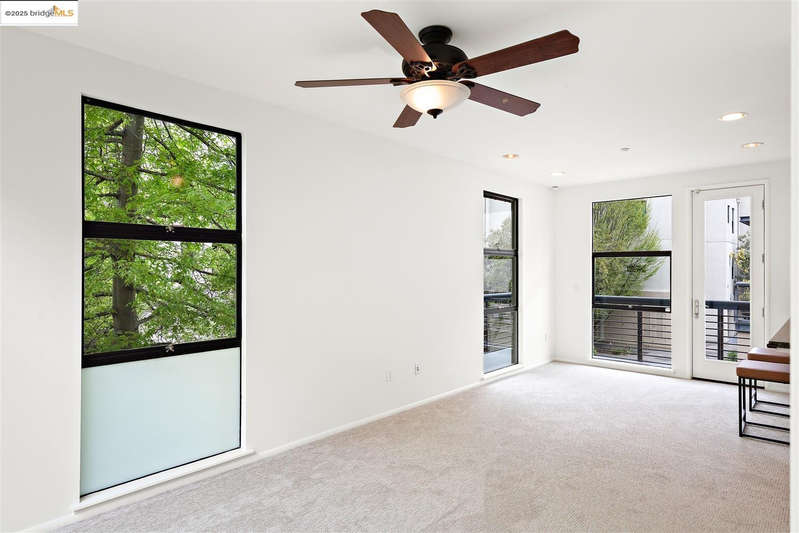 Detail Gallery Image 14 of 53 For 121 City Limits Cir, Emeryville,  CA 94608 - 2 Beds | 2/1 Baths