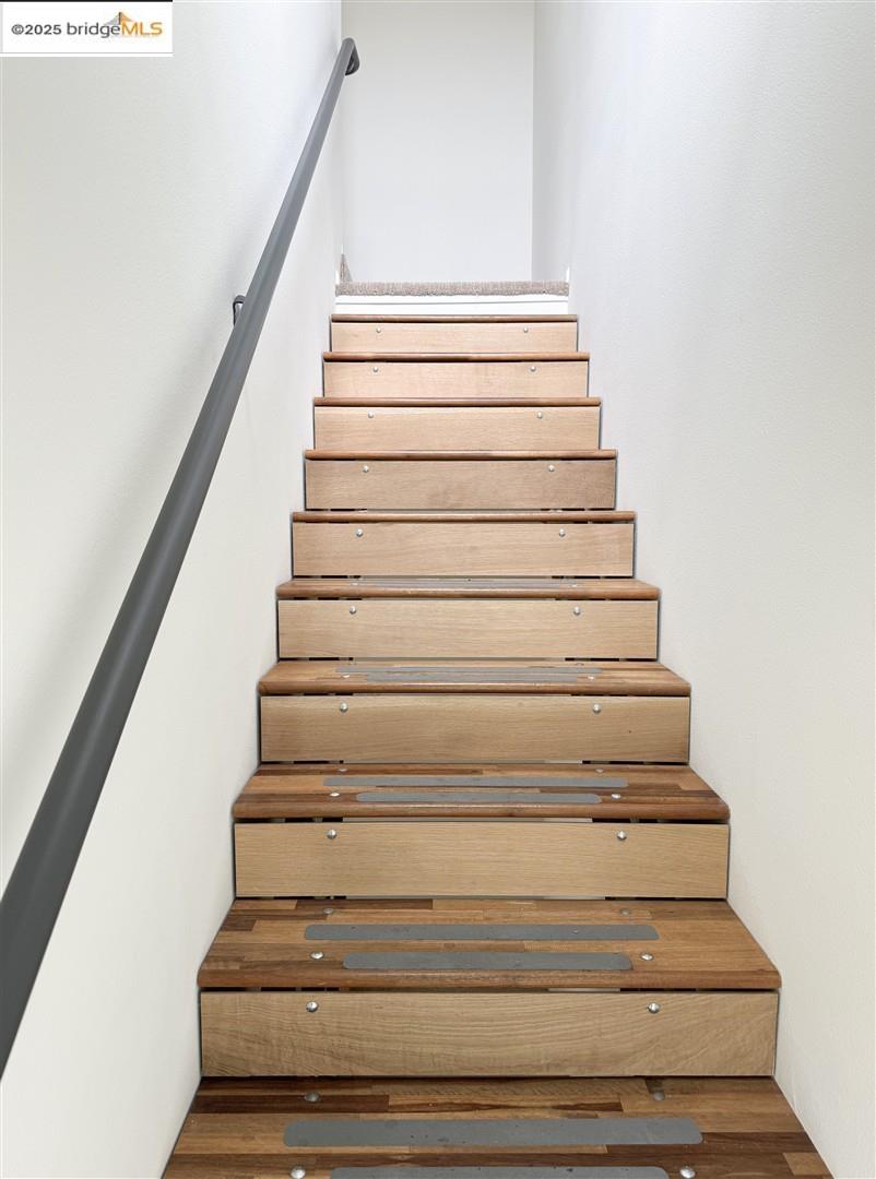 Detail Gallery Image 22 of 53 For 121 City Limits Cir, Emeryville,  CA 94608 - 2 Beds | 2/1 Baths