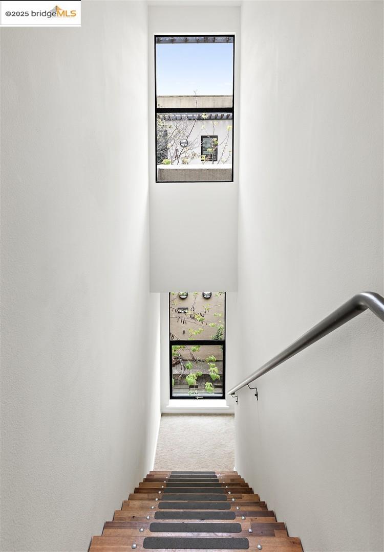Detail Gallery Image 23 of 53 For 121 City Limits Cir, Emeryville,  CA 94608 - 2 Beds | 2/1 Baths