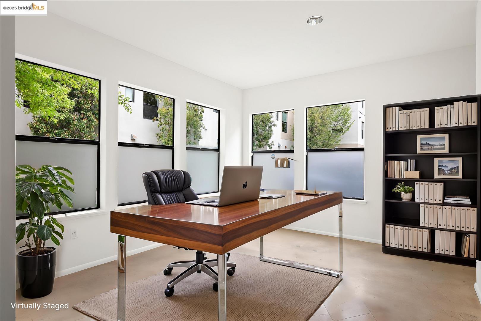 Detail Gallery Image 36 of 53 For 121 City Limits Cir, Emeryville,  CA 94608 - 2 Beds | 2/1 Baths