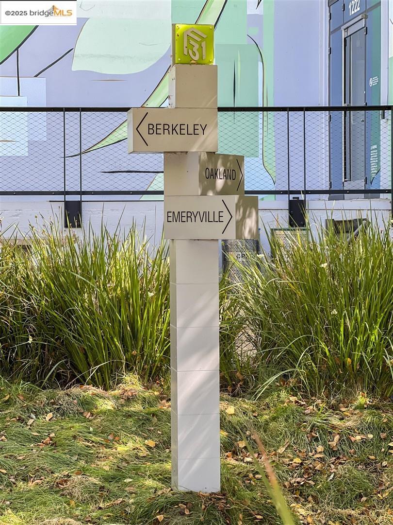 Detail Gallery Image 44 of 53 For 121 City Limits Cir, Emeryville,  CA 94608 - 2 Beds | 2/1 Baths