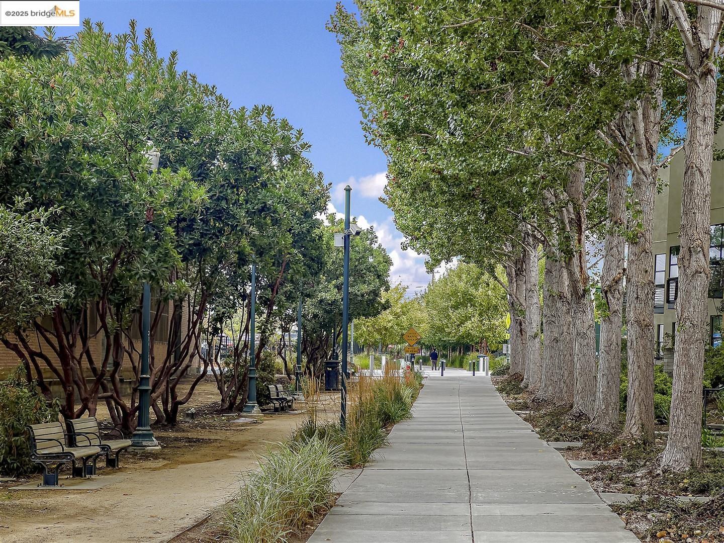 Detail Gallery Image 45 of 53 For 121 City Limits Cir, Emeryville,  CA 94608 - 2 Beds | 2/1 Baths