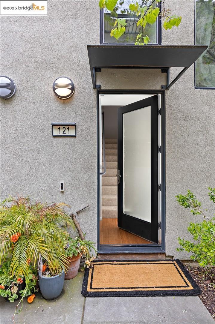 Detail Gallery Image 8 of 53 For 121 City Limits Cir, Emeryville,  CA 94608 - 2 Beds | 2/1 Baths