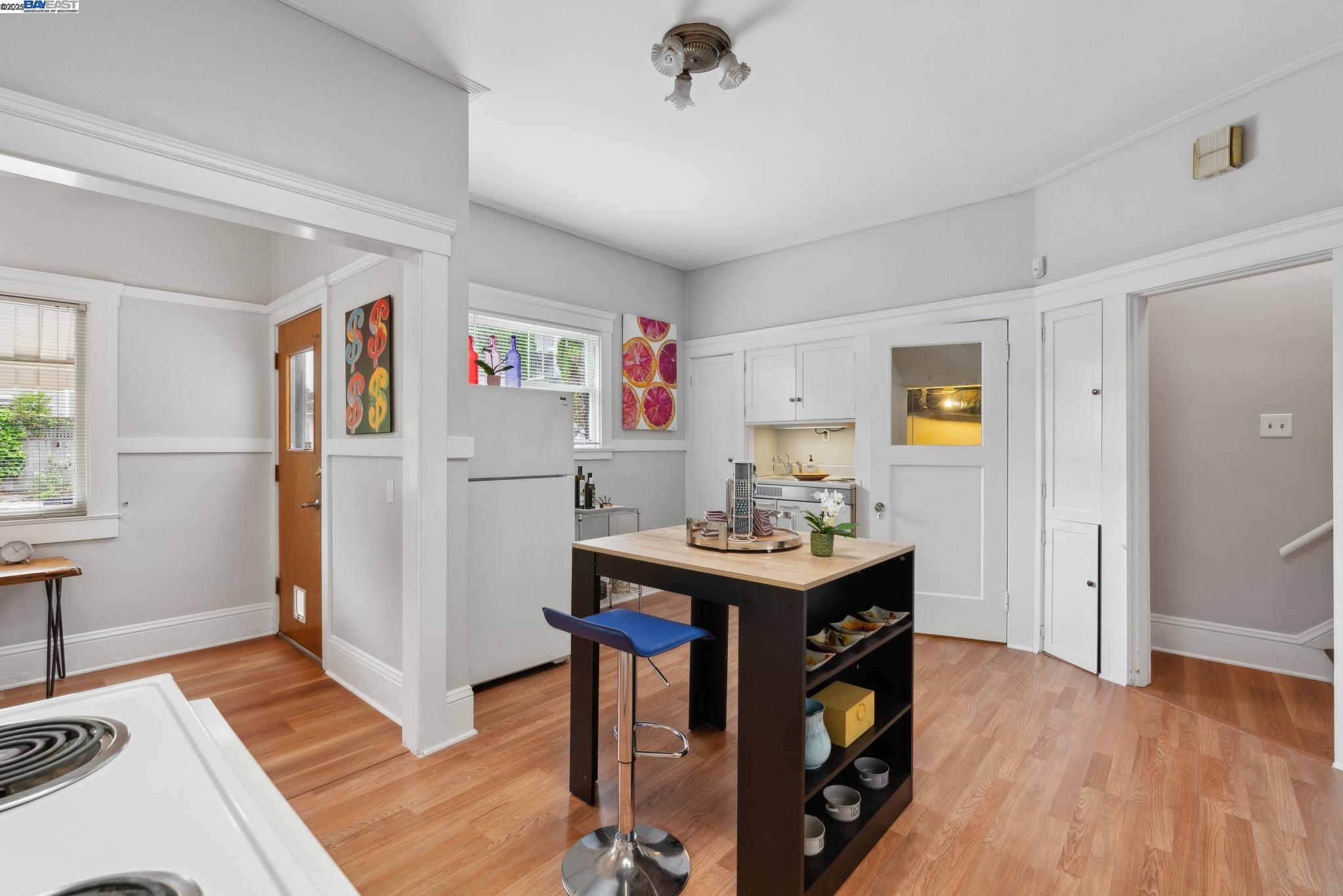 Detail Gallery Image 15 of 36 For 1808 Santa Clara Ave, Alameda,  CA 94501 - 2 Beds | 1 Baths