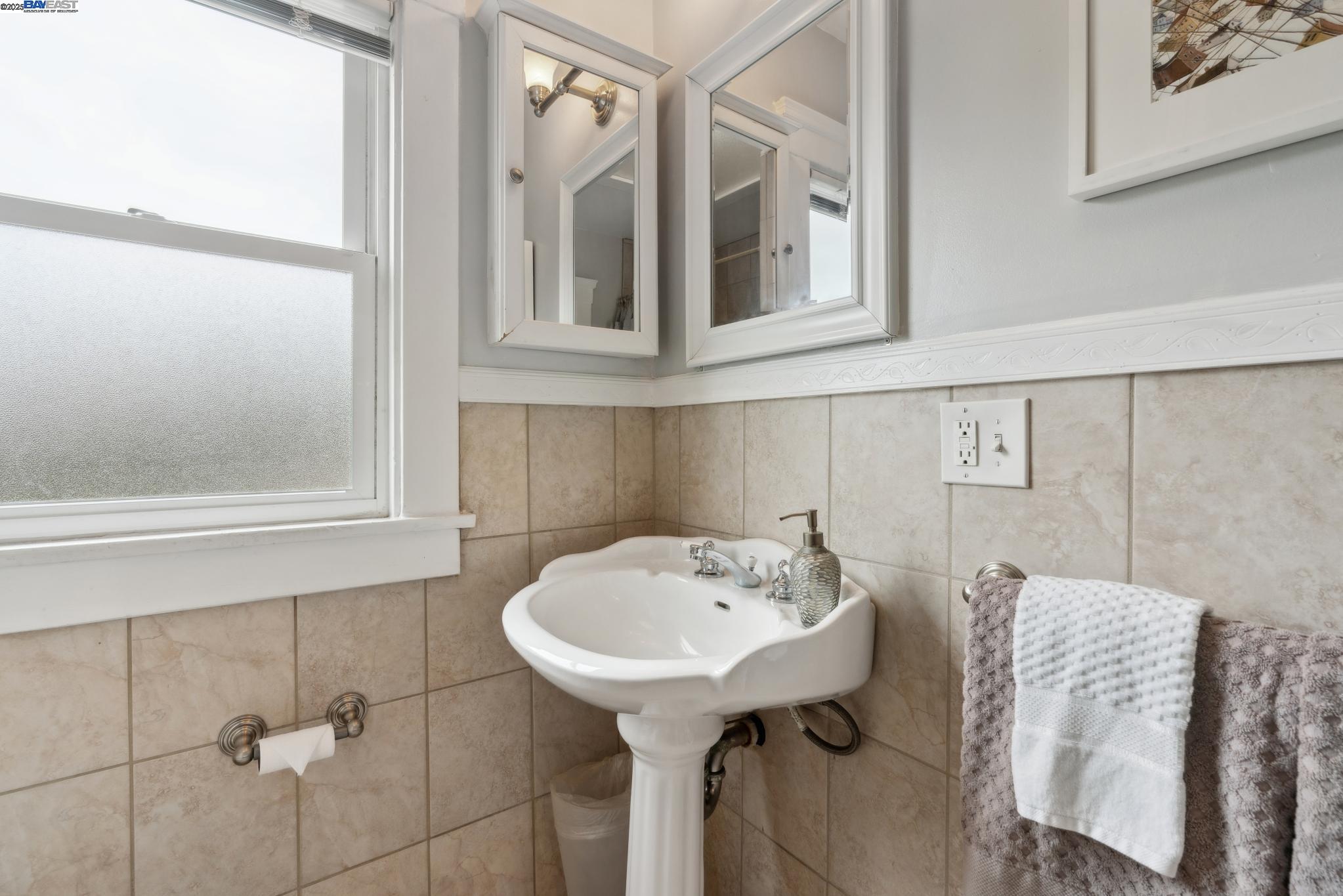 Detail Gallery Image 25 of 36 For 1808 Santa Clara Ave, Alameda,  CA 94501 - 2 Beds | 1 Baths