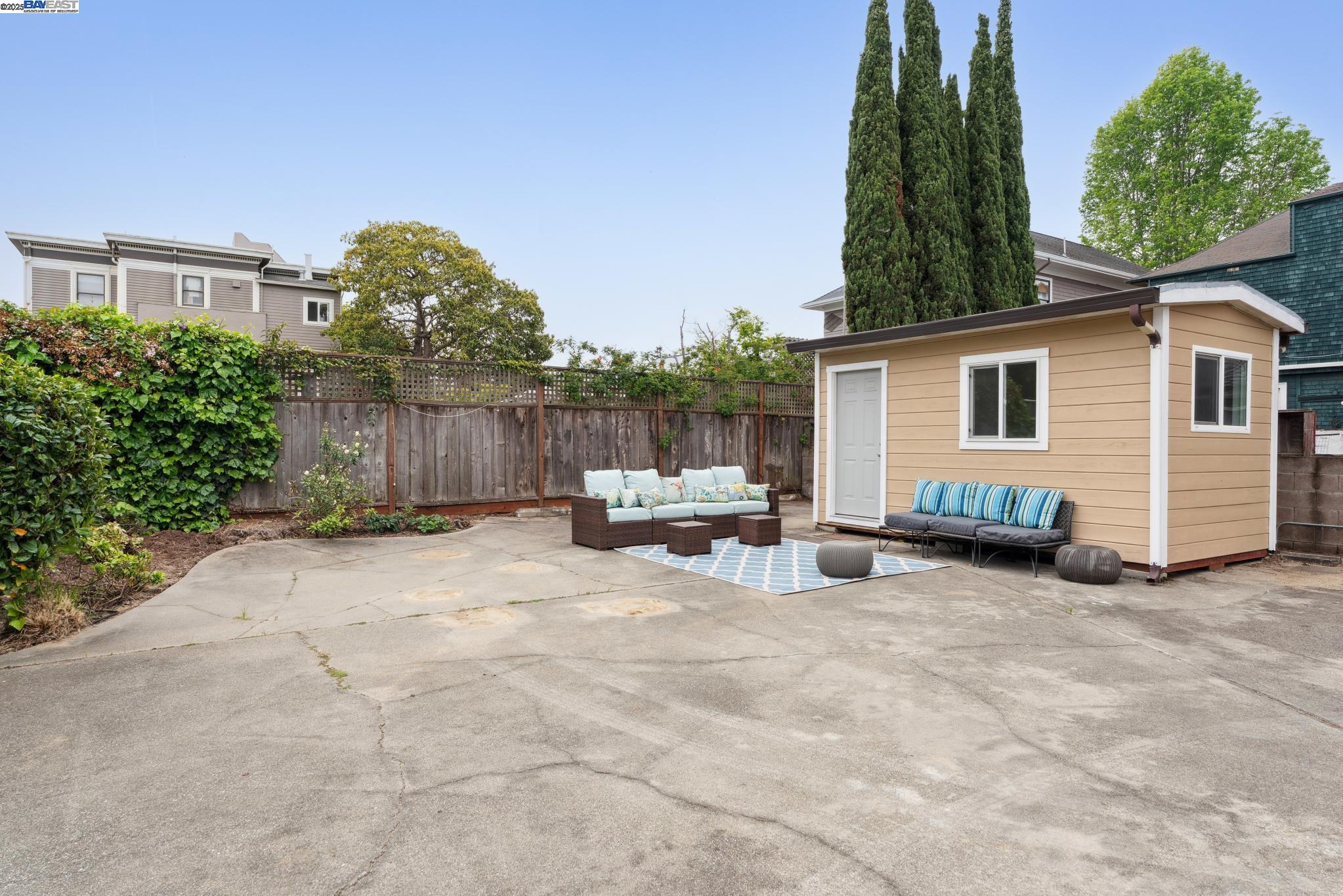 Detail Gallery Image 30 of 36 For 1808 Santa Clara Ave, Alameda,  CA 94501 - 2 Beds | 1 Baths
