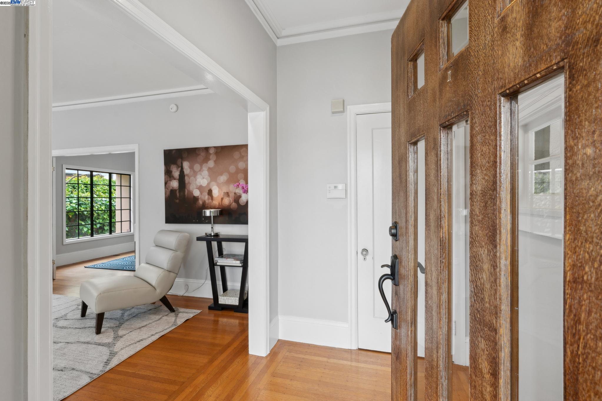 Detail Gallery Image 5 of 36 For 1808 Santa Clara Ave, Alameda,  CA 94501 - 2 Beds | 1 Baths
