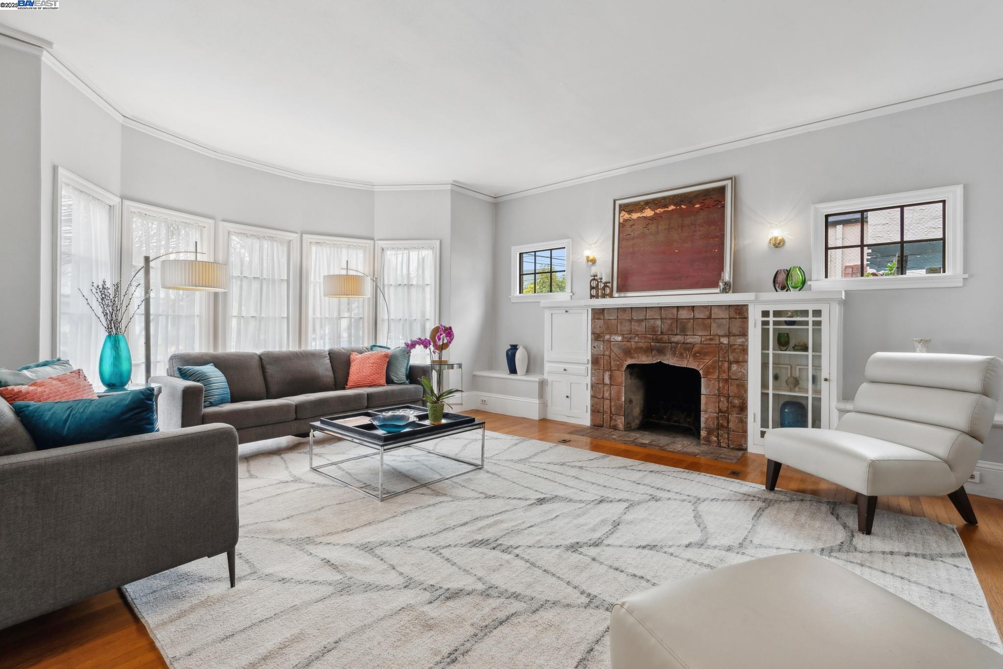 Detail Gallery Image 8 of 36 For 1808 Santa Clara Ave, Alameda,  CA 94501 - 2 Beds | 1 Baths